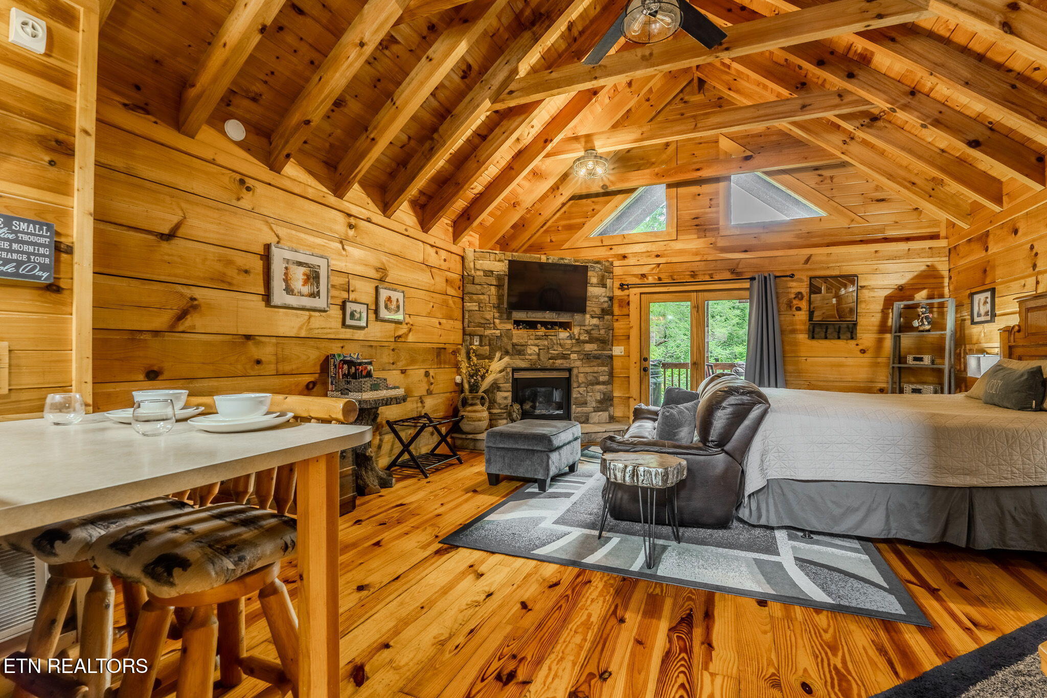 505 Hoot Owl Way Gatlinburg TN 37738