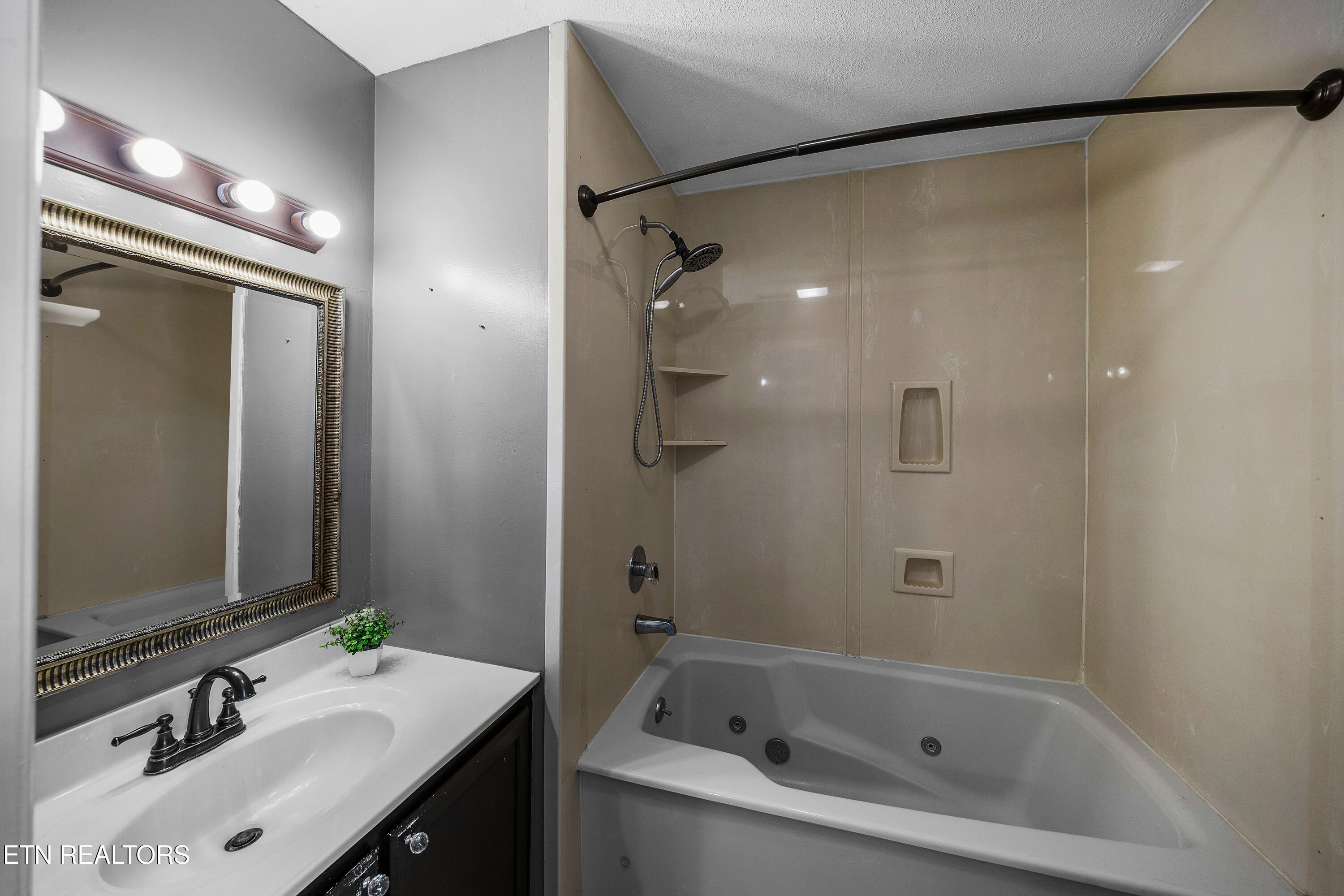 437 S Gallaher View Road Knoxville TN 37919