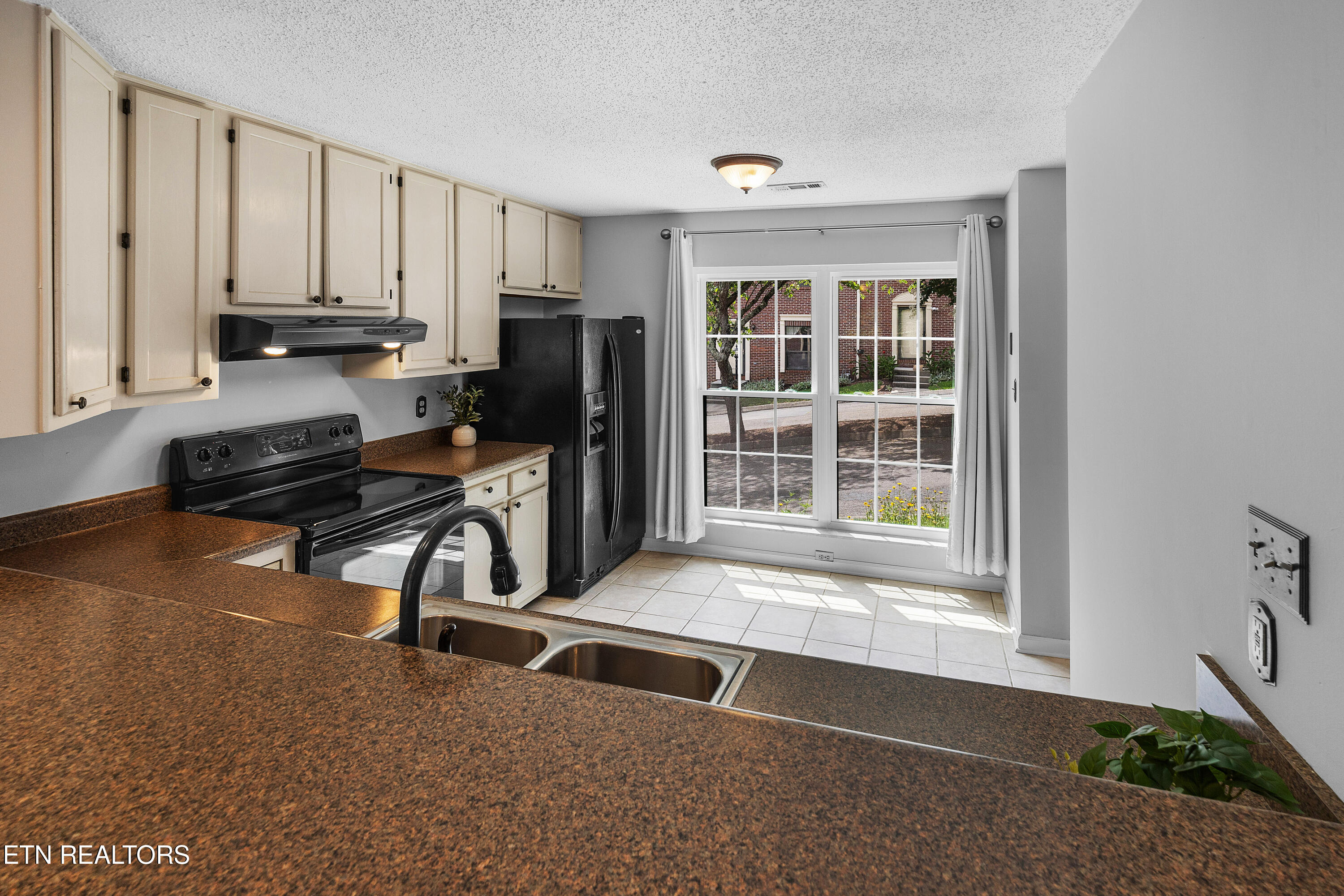 437 S Gallaher View Road Knoxville TN 37919
