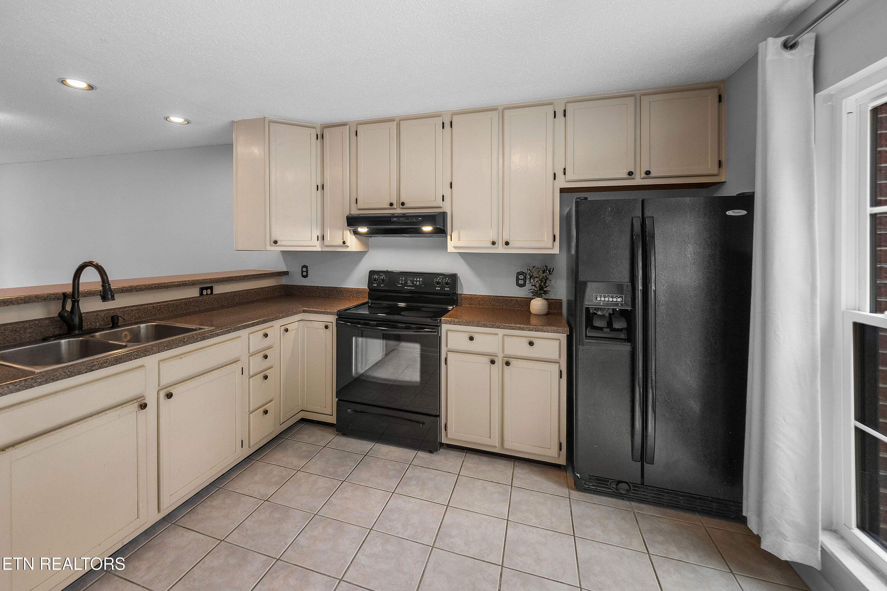 437 S Gallaher View Road Knoxville TN 37919