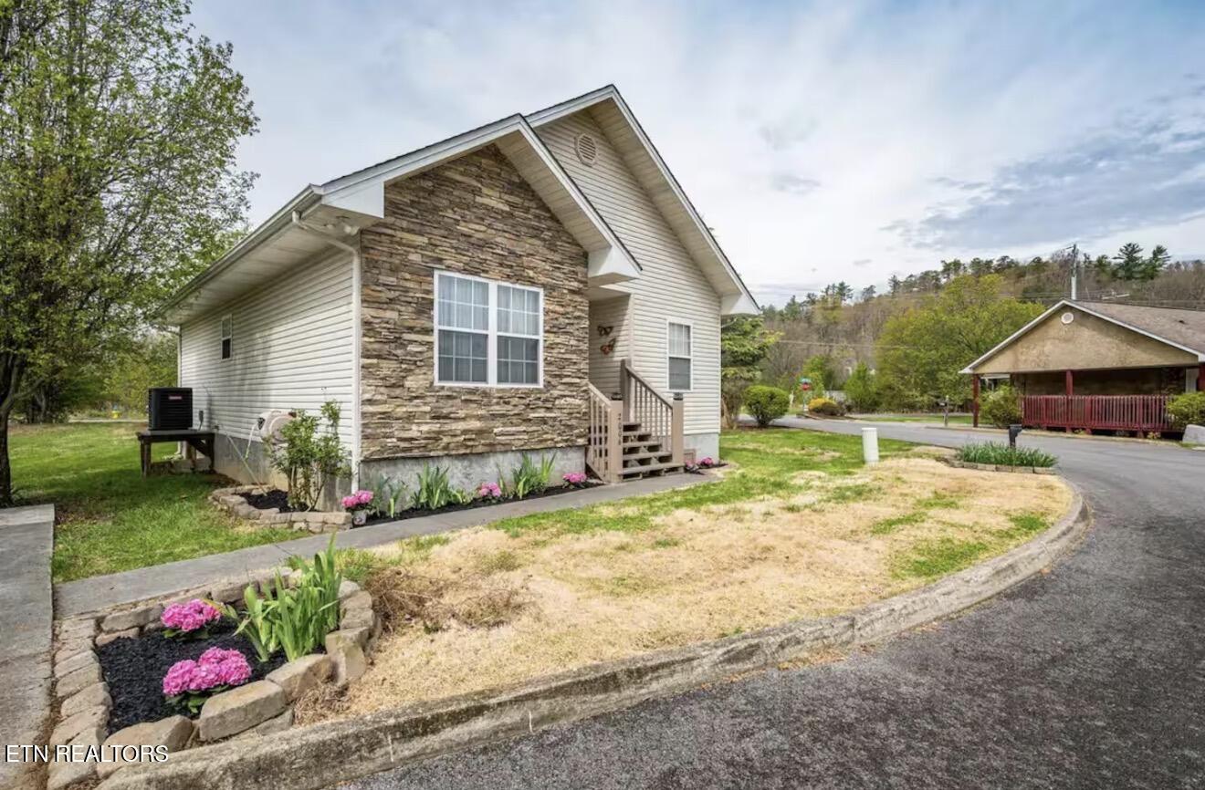 2006 Slippery Rock Circle Pigeon Forge TN 37862