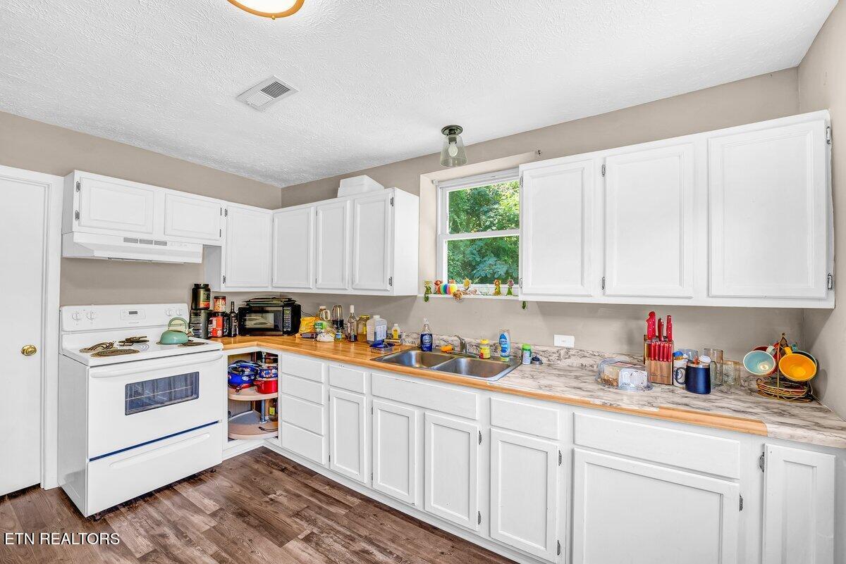 9126 Andersonville Pike Pike Powell TN 37849
