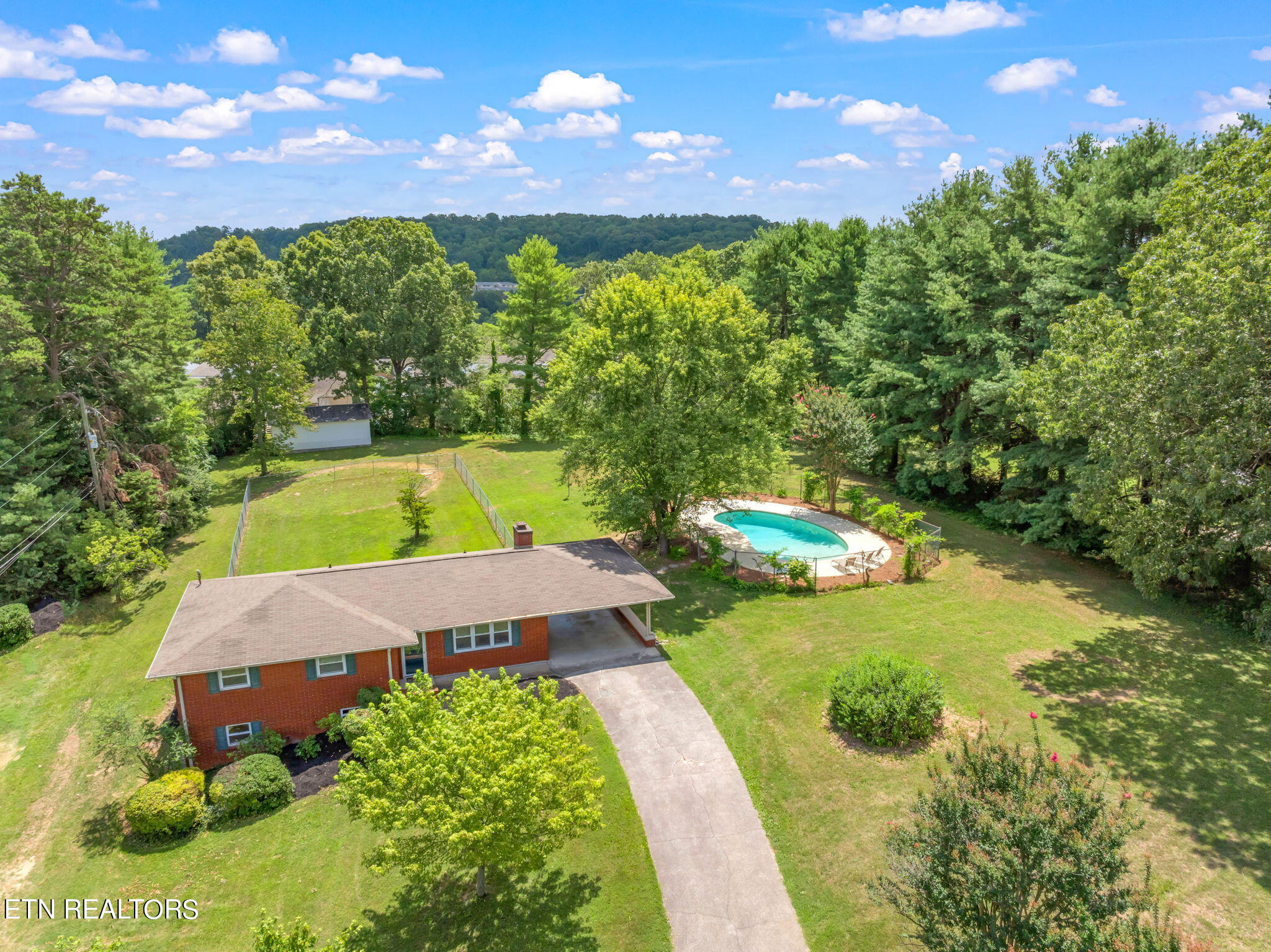 1312 NW Michaels Lane Knoxville TN 37912