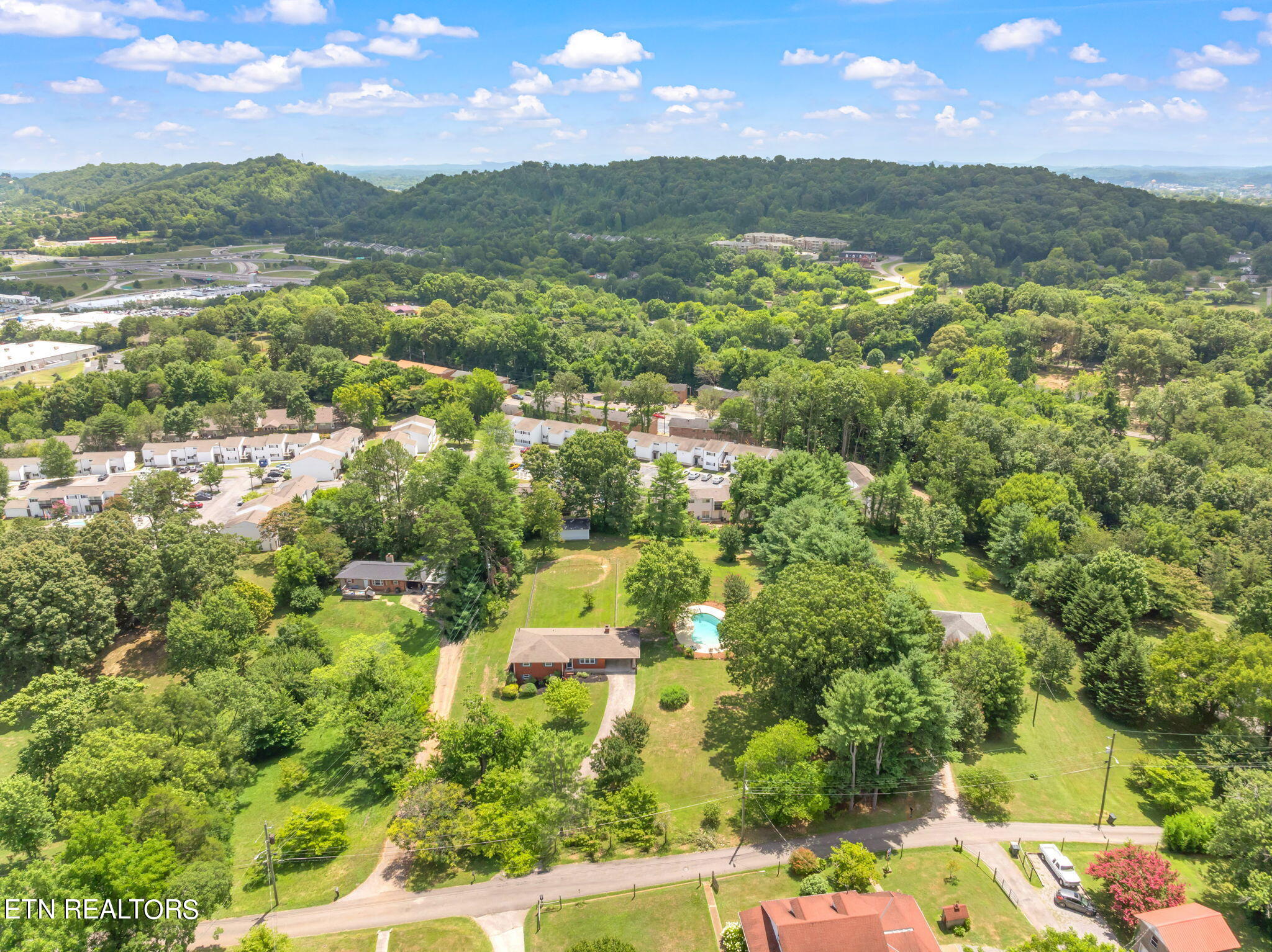 1312 NW Michaels Lane Knoxville TN 37912