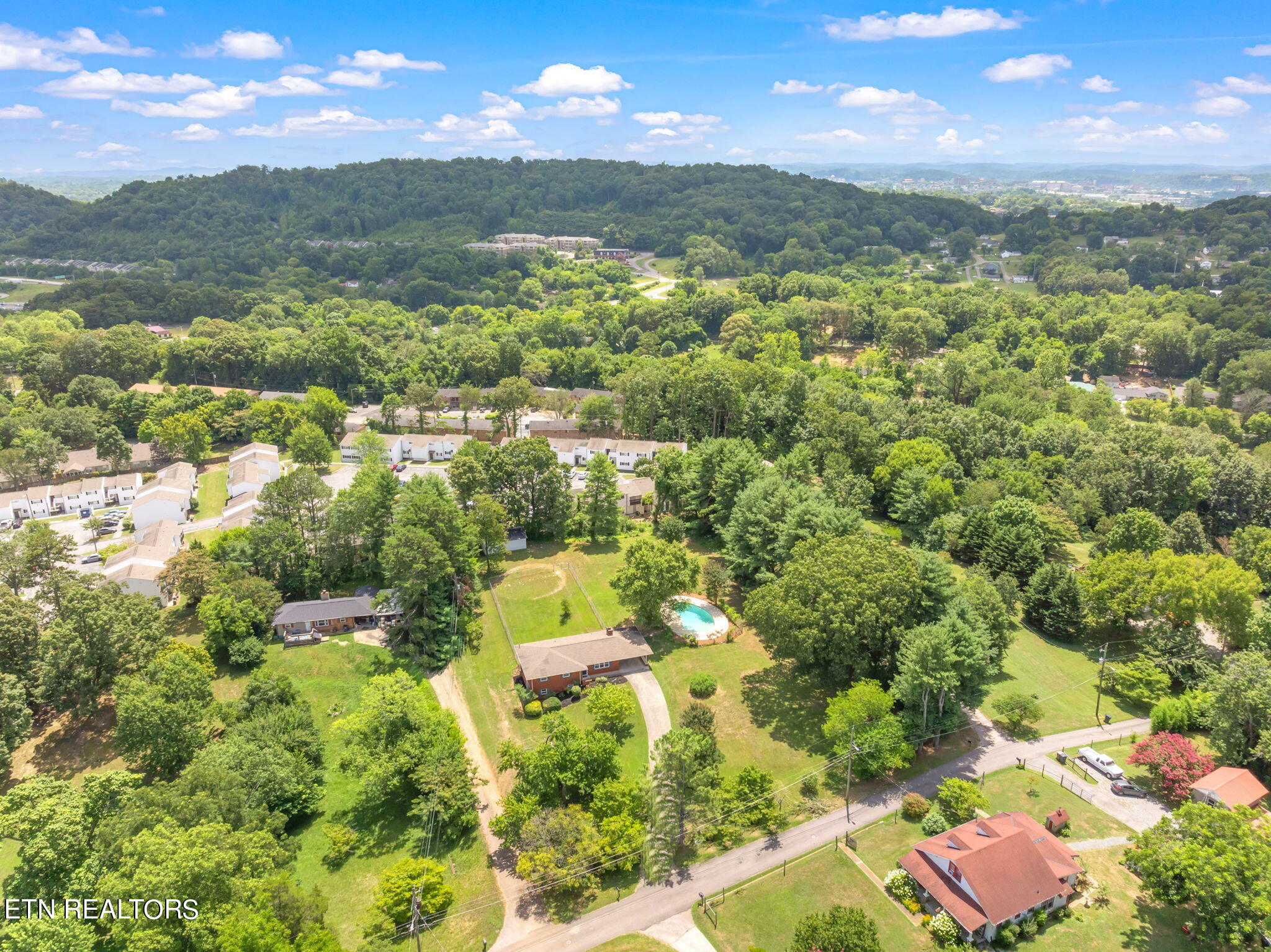 1312 NW Michaels Lane Knoxville TN 37912
