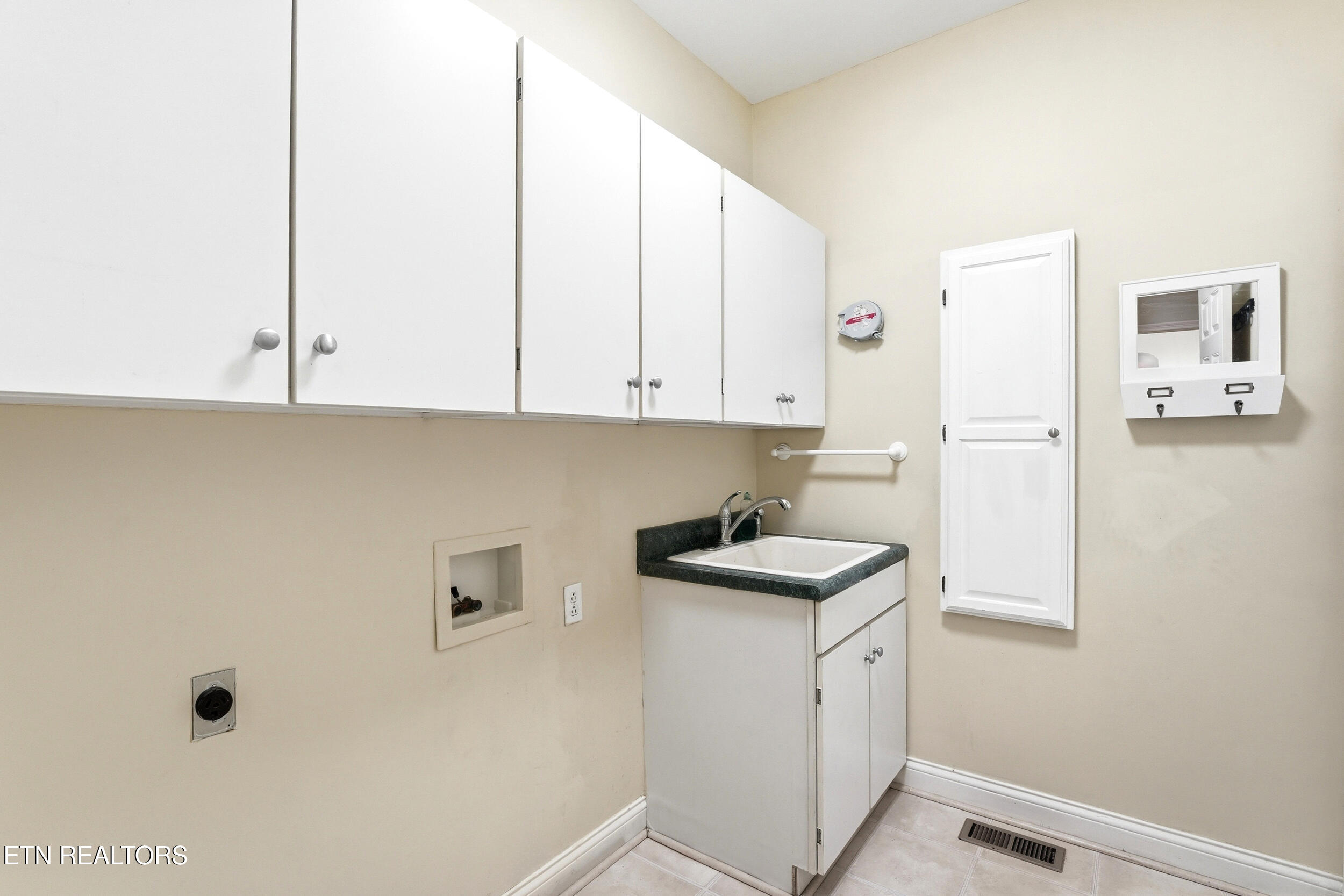 4246 Gravelly Hills Road Louisville TN 37777