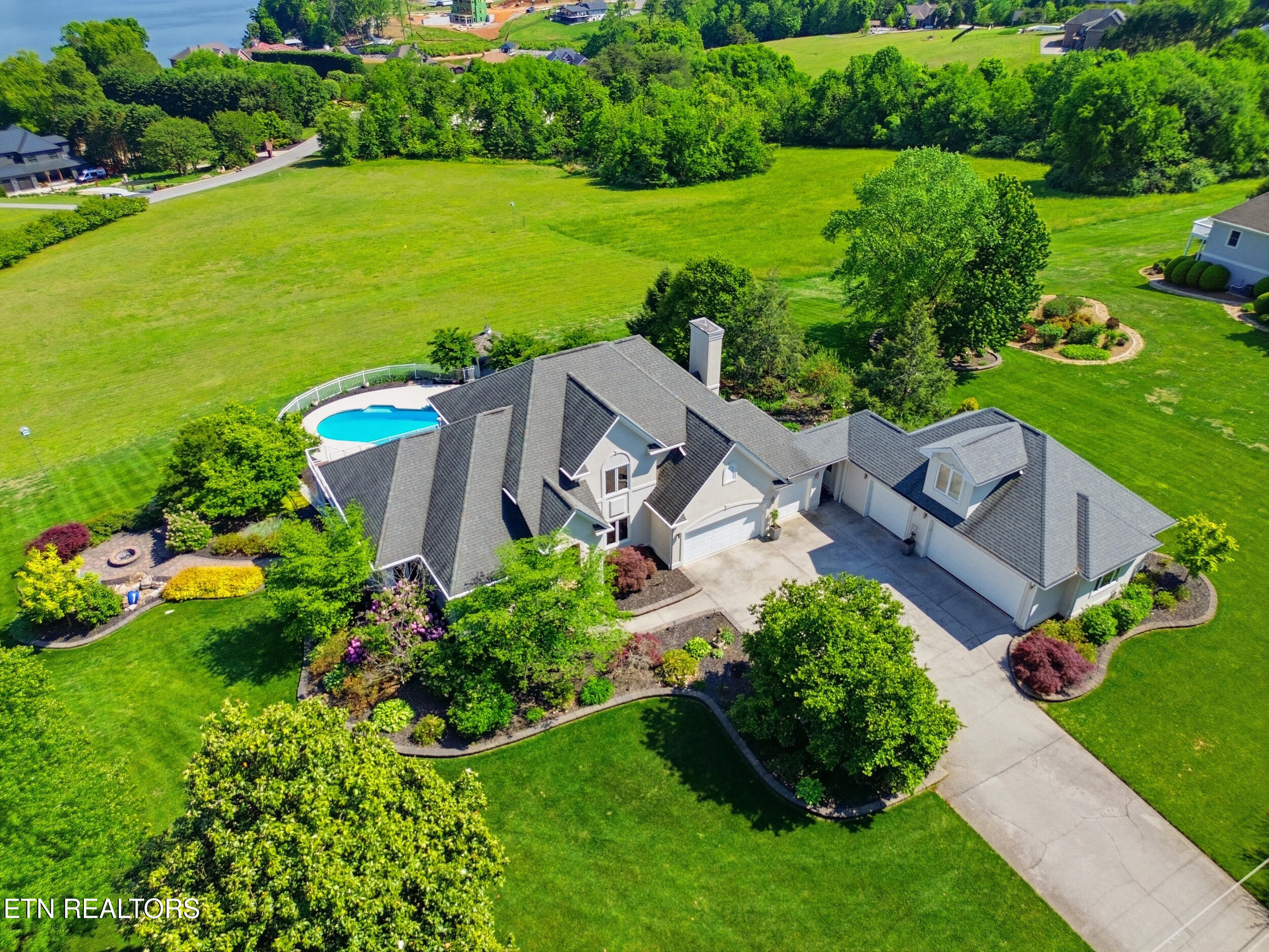 4246 Gravelly Hills Road Louisville TN 37777