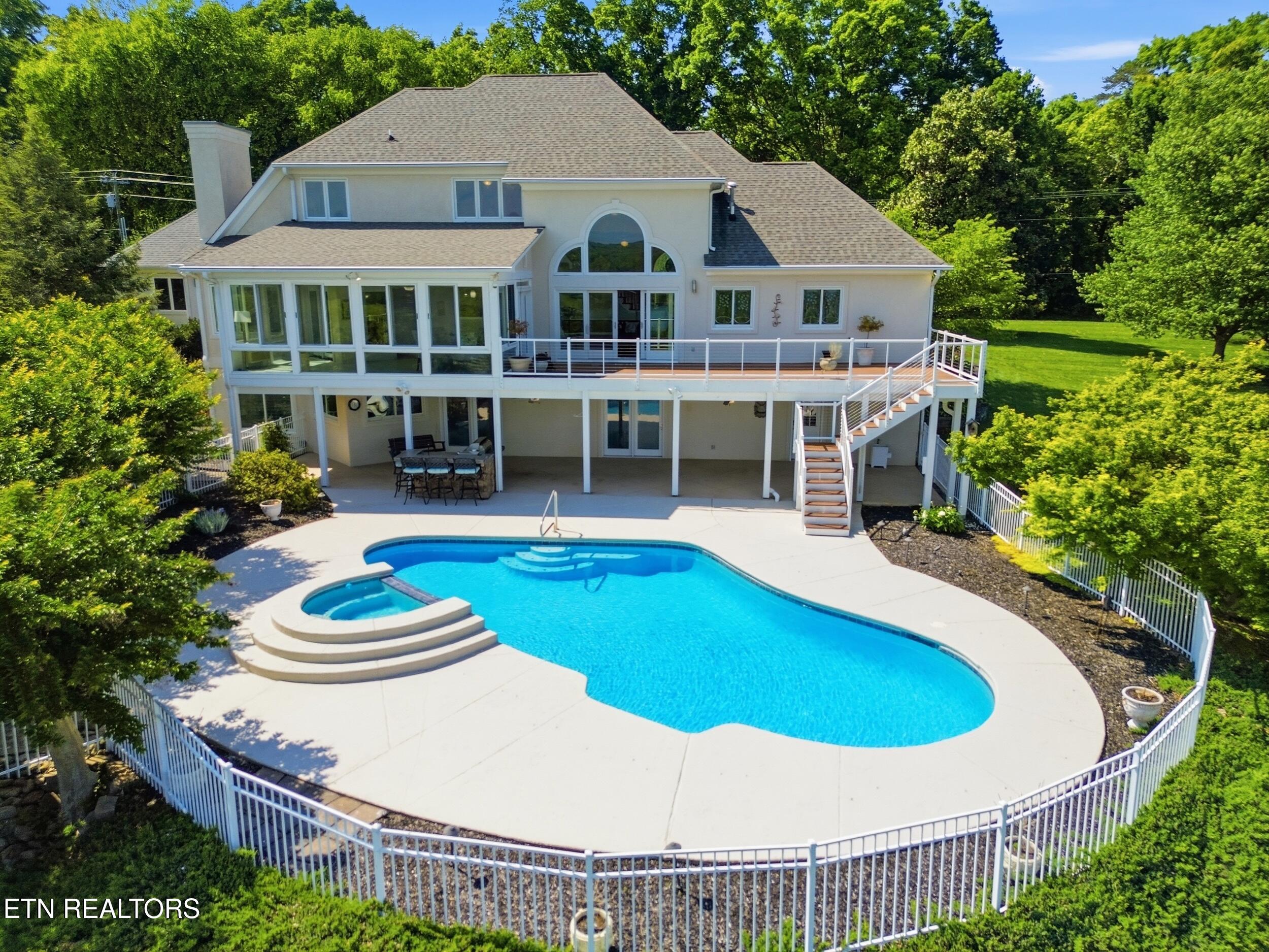 4246 Gravelly Hills Road Louisville TN 37777