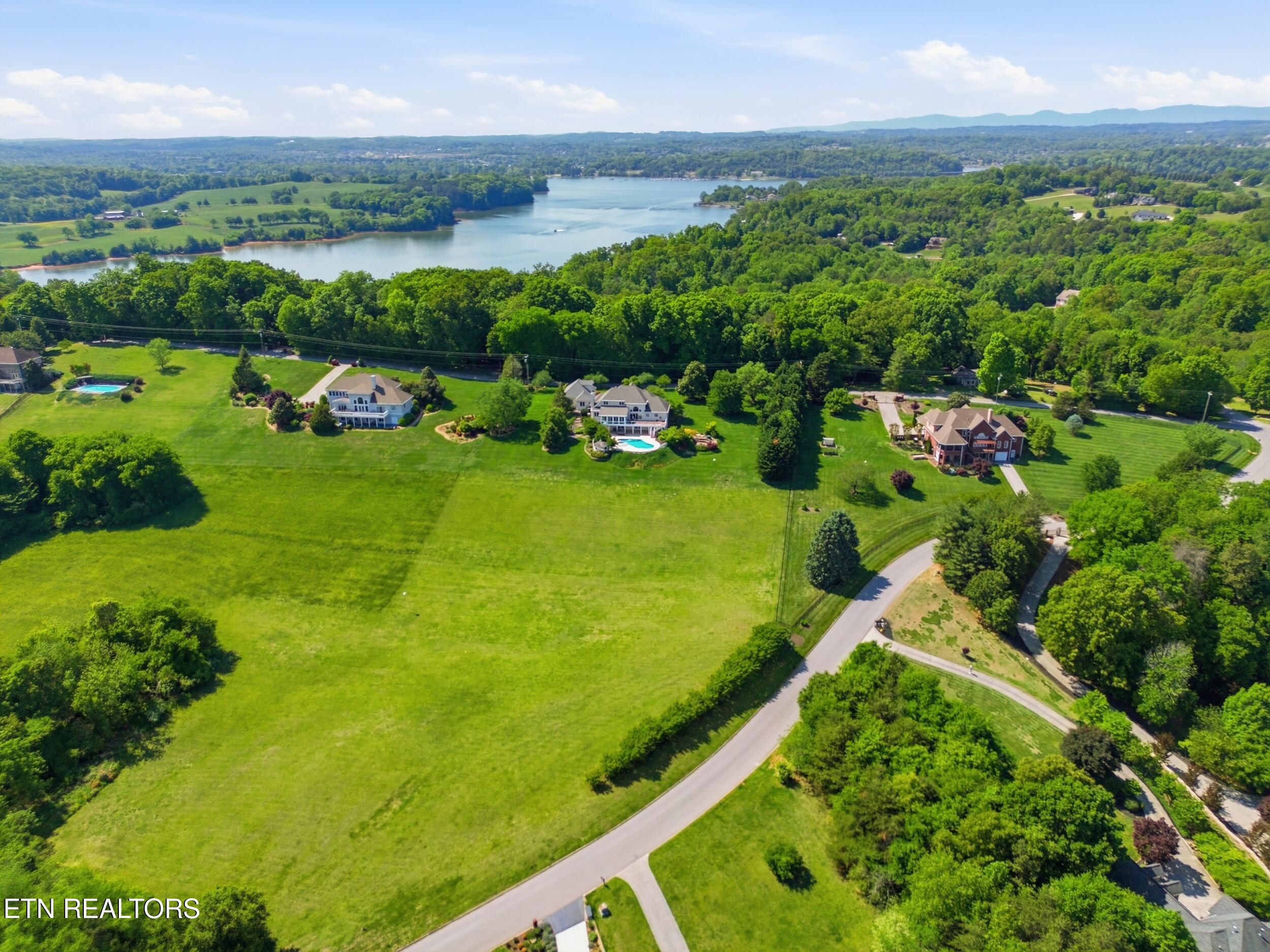 4246 Gravelly Hills Road Louisville TN 37777