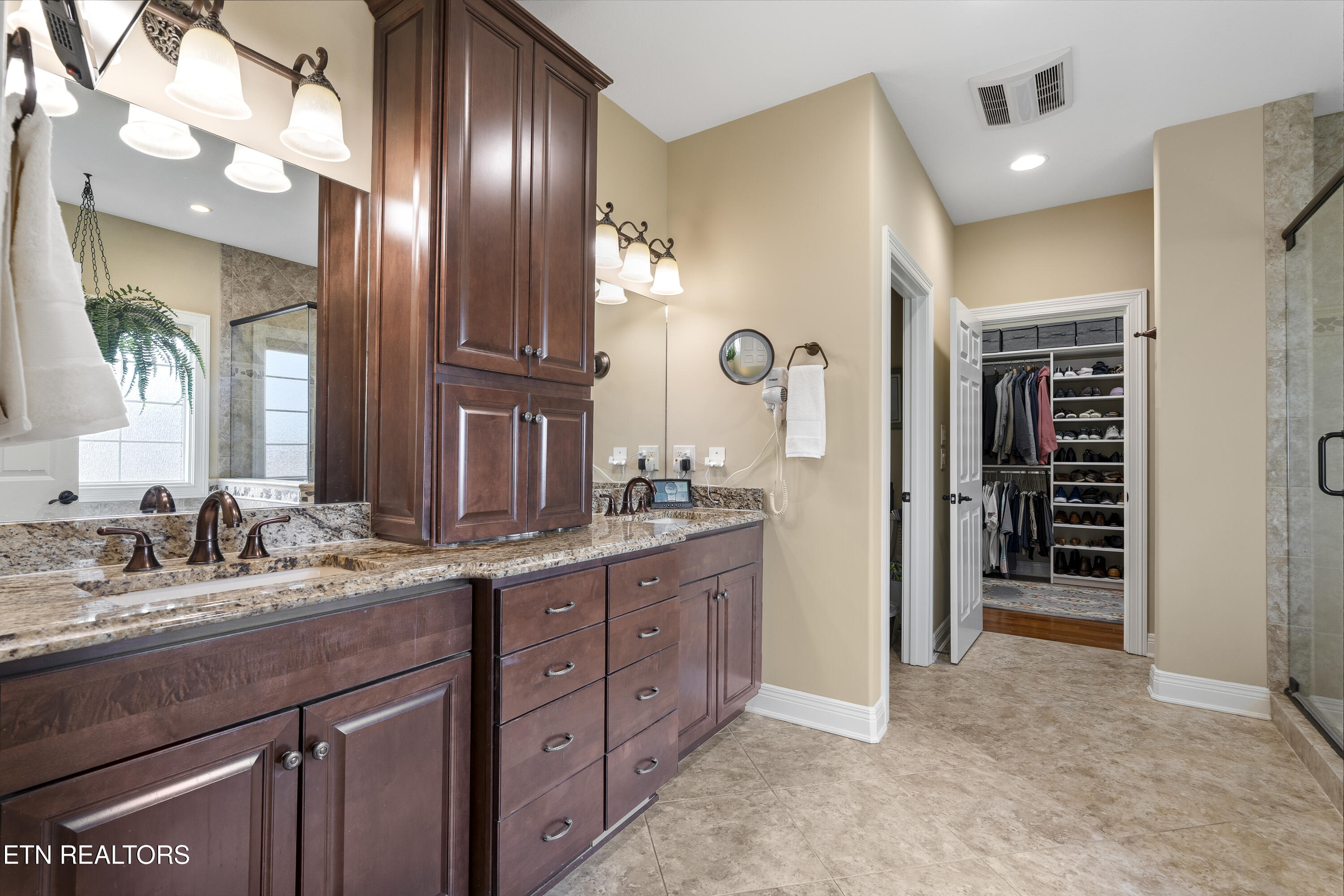 117 Red Hawk Drive Vonore TN 37885