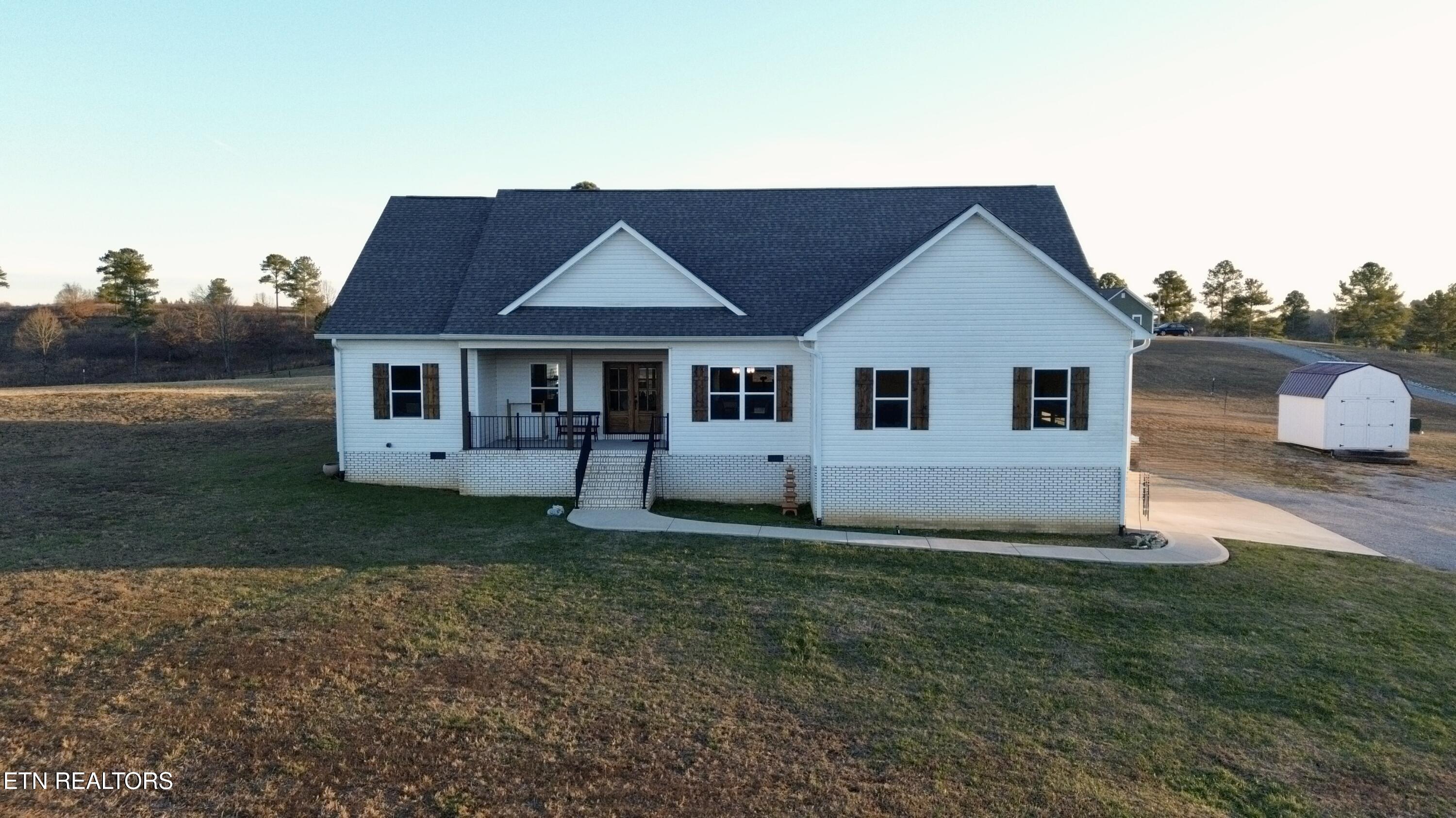 325 Henderson Road Evensville TN 37332