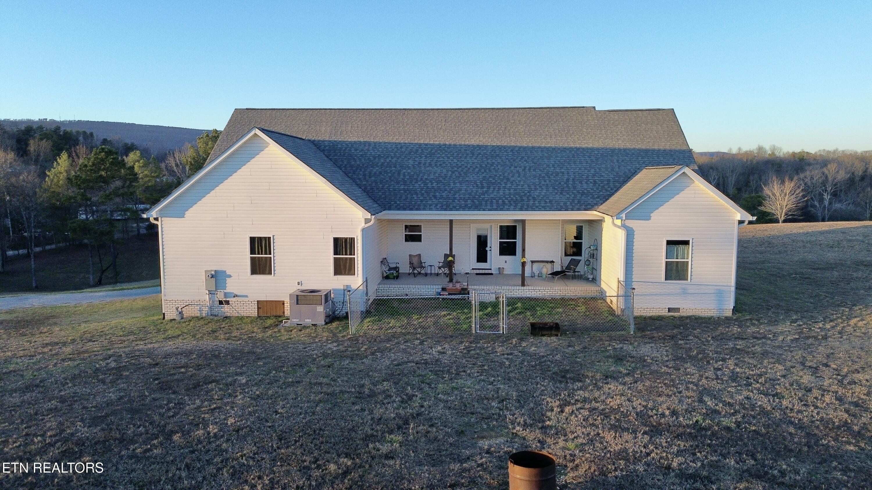 325 Henderson Road Evensville TN 37332