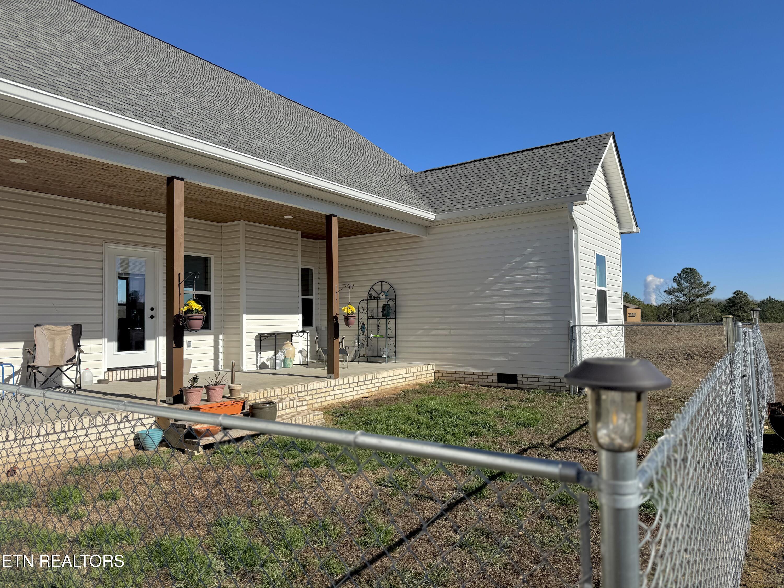 325 Henderson Road Evensville TN 37332