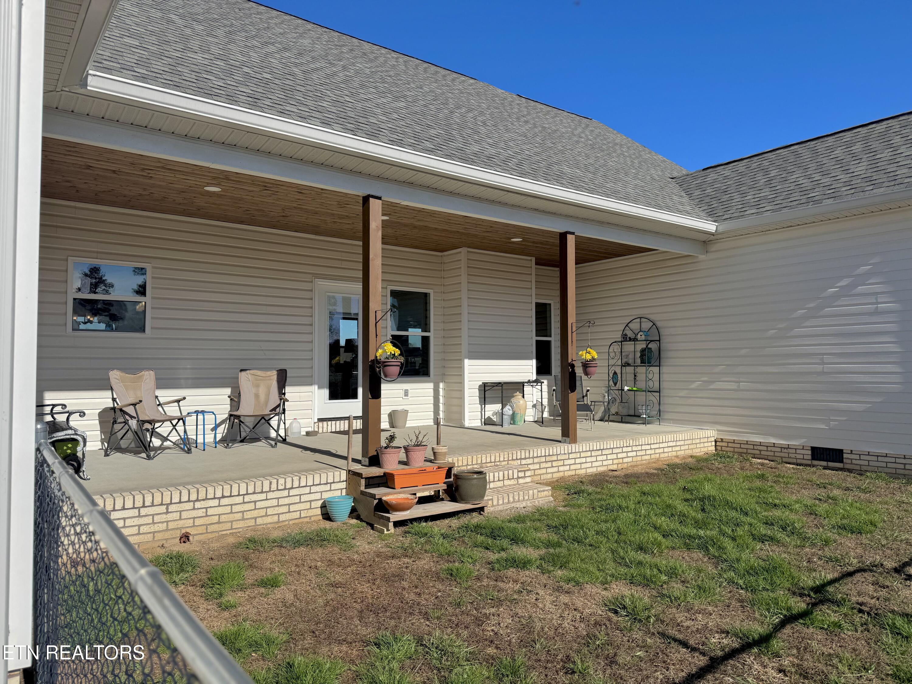 325 Henderson Road Evensville TN 37332