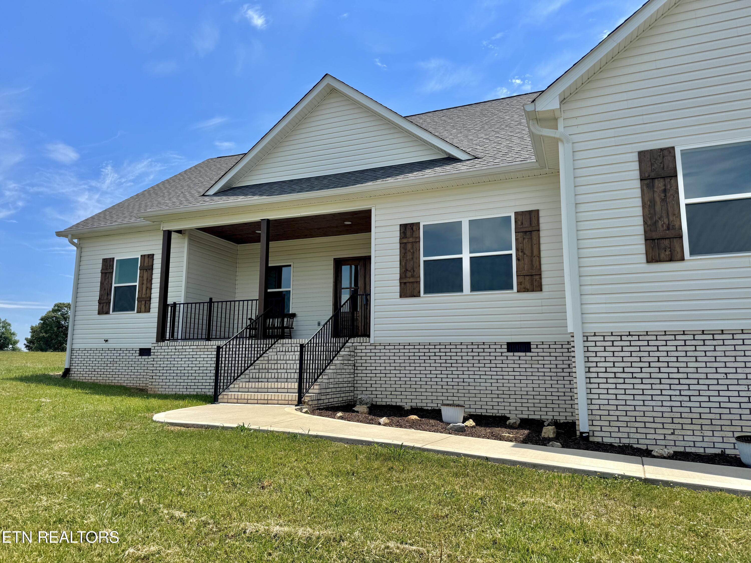 325 Henderson Road Evensville TN 37332