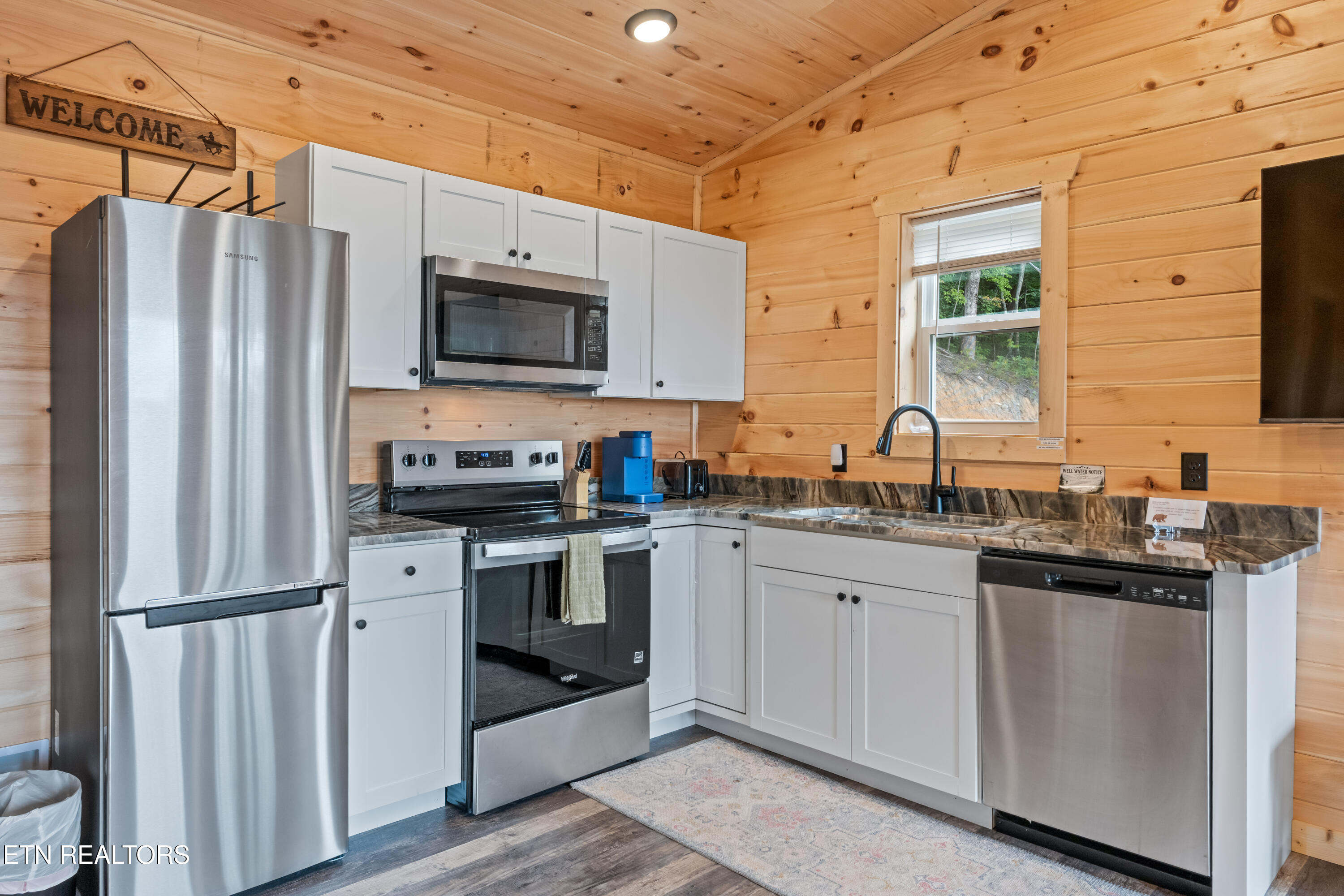 2122/2128 Bluff Mountain Road Sevierville TN 37876
