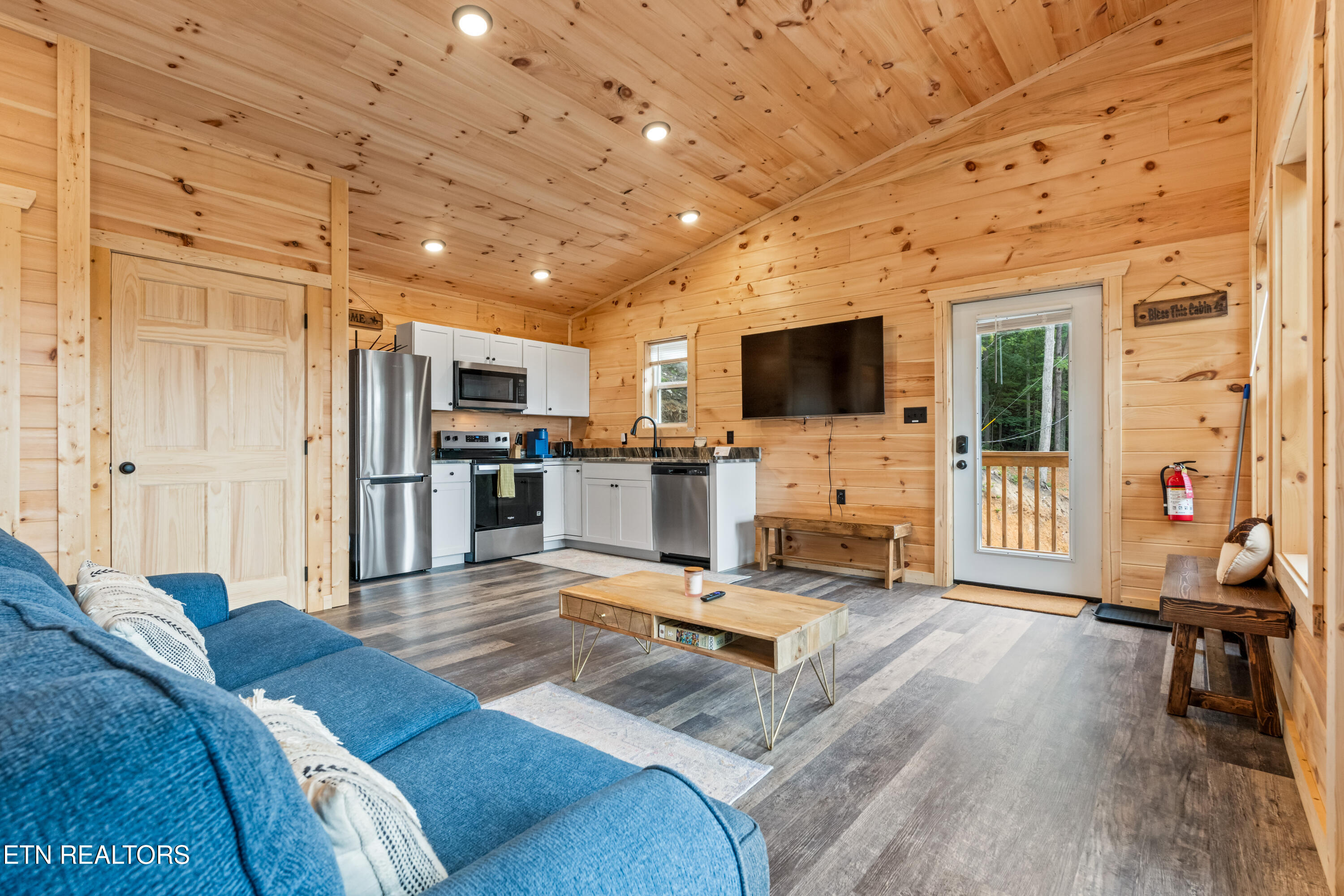 2122/2128 Bluff Mountain Road Sevierville TN 37876