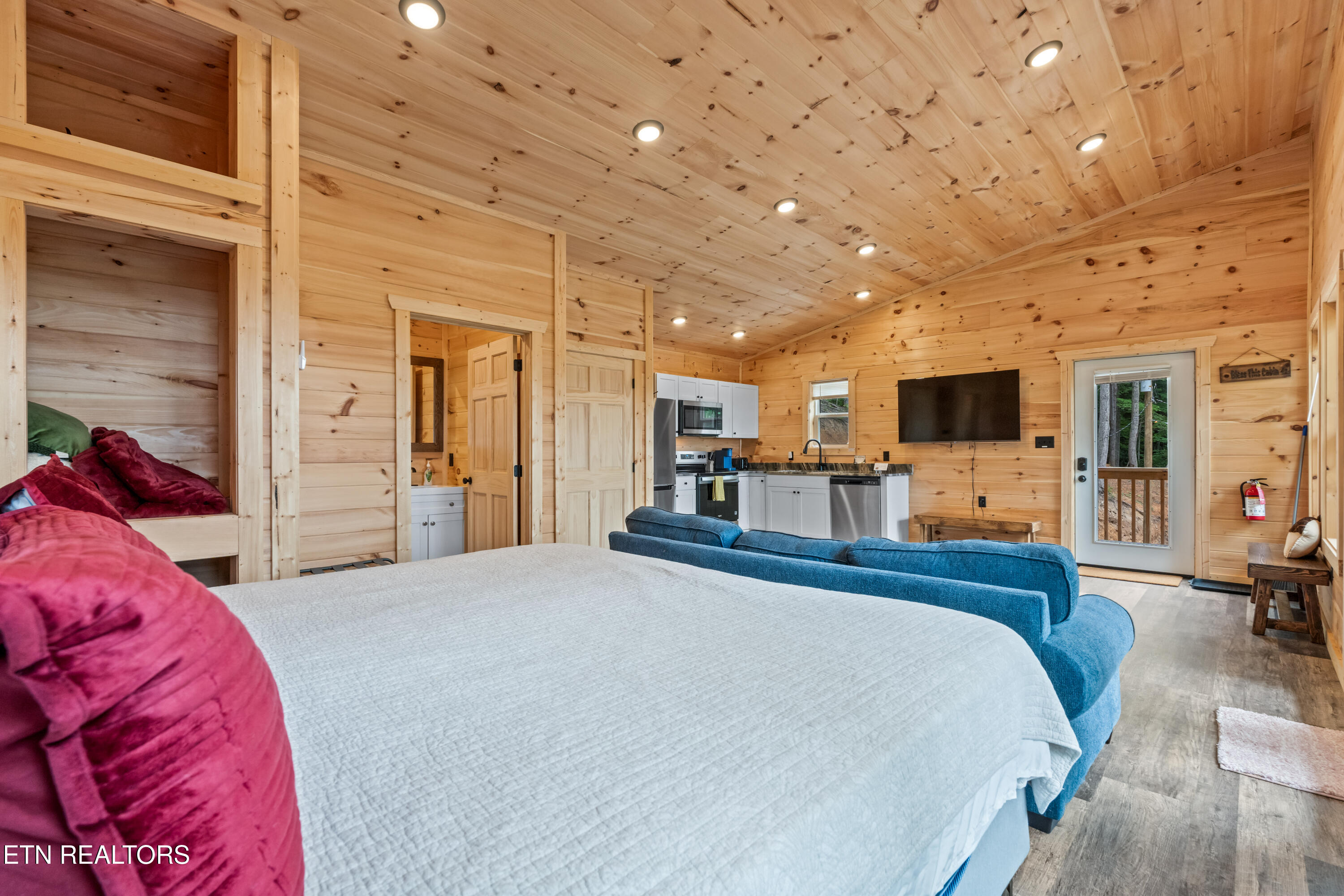 2122/2128 Bluff Mountain Road Sevierville TN 37876