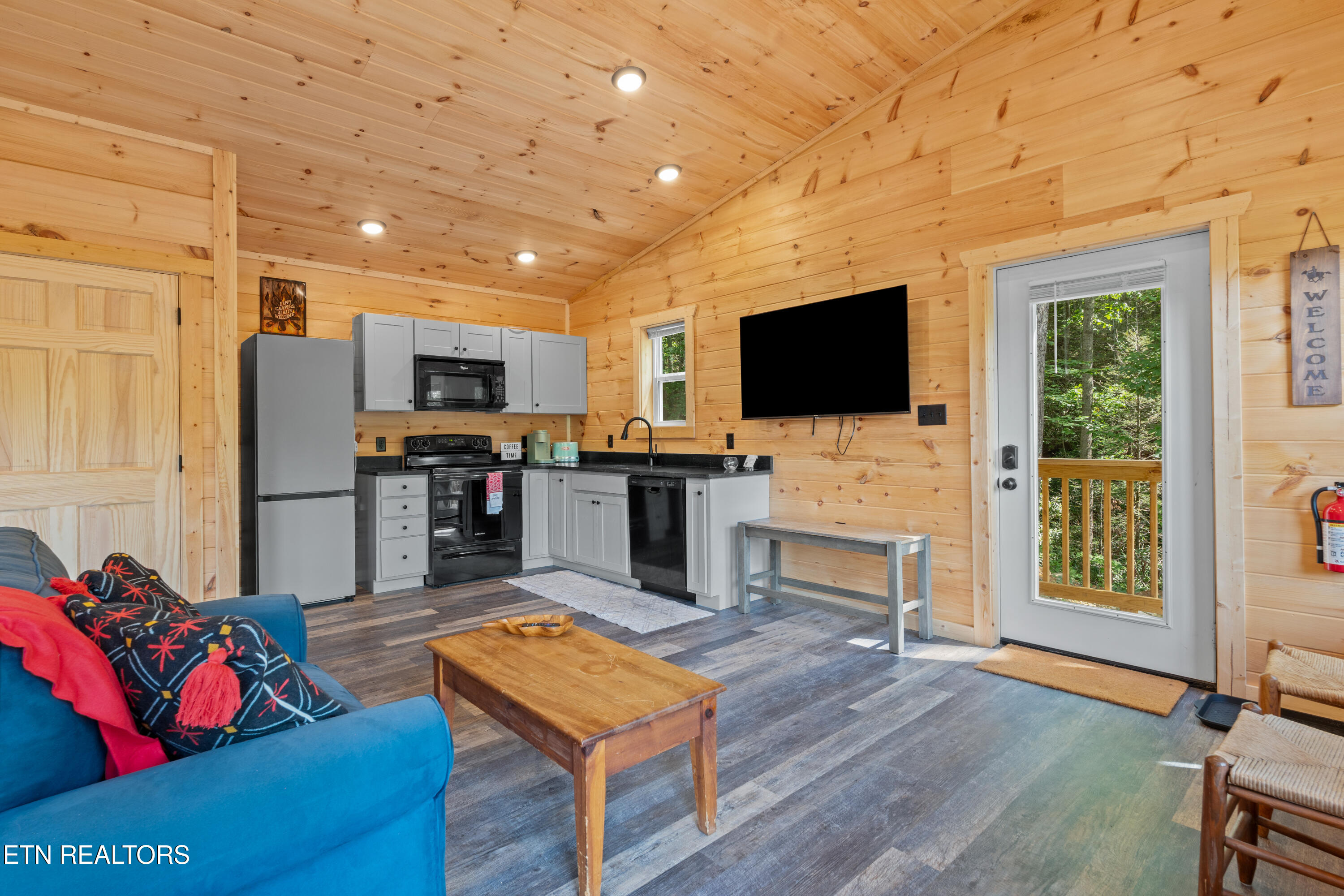 2122/2128 Bluff Mountain Road Sevierville TN 37876