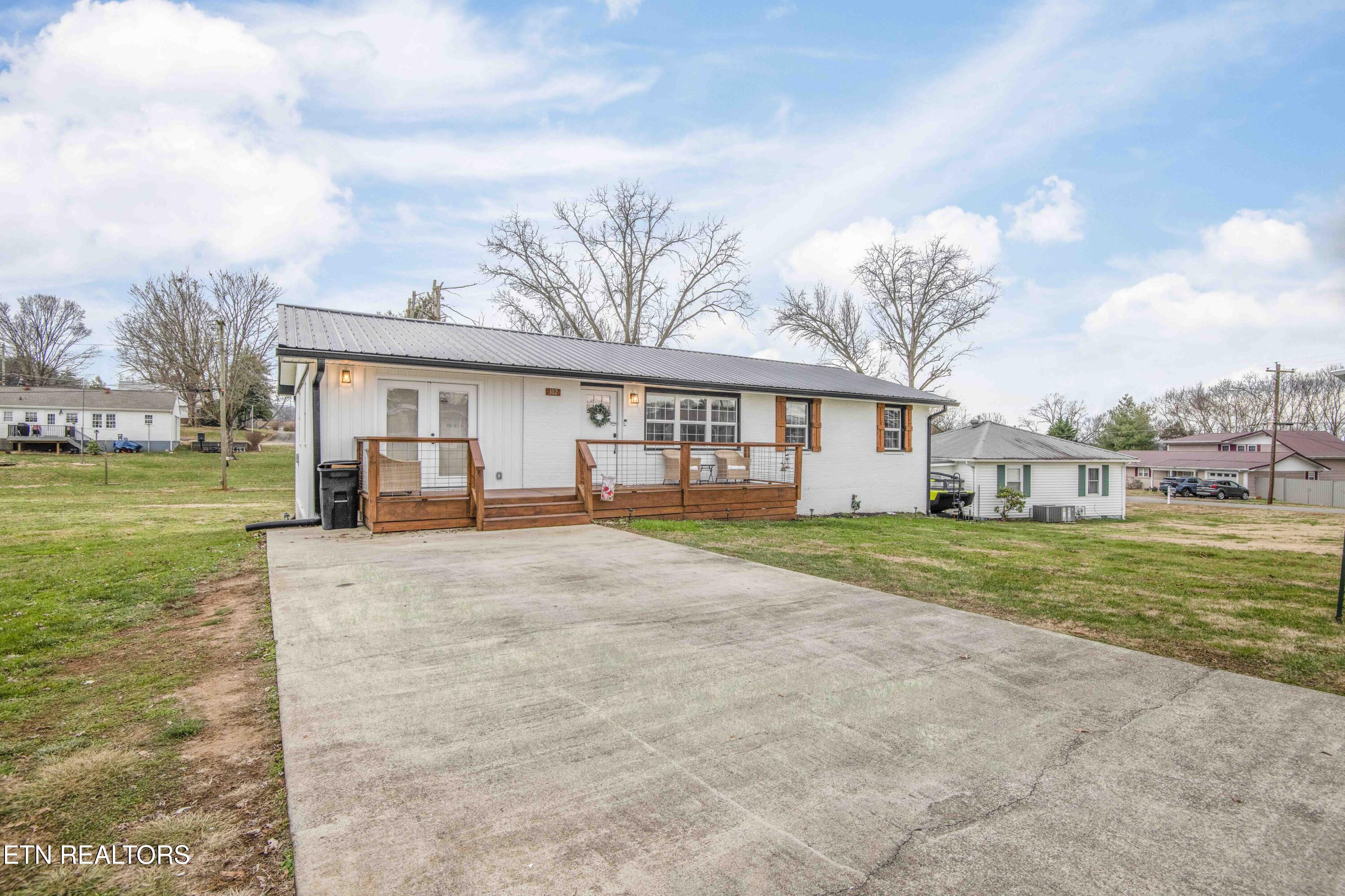 102 Hickory Lane Sweetwater TN 37874