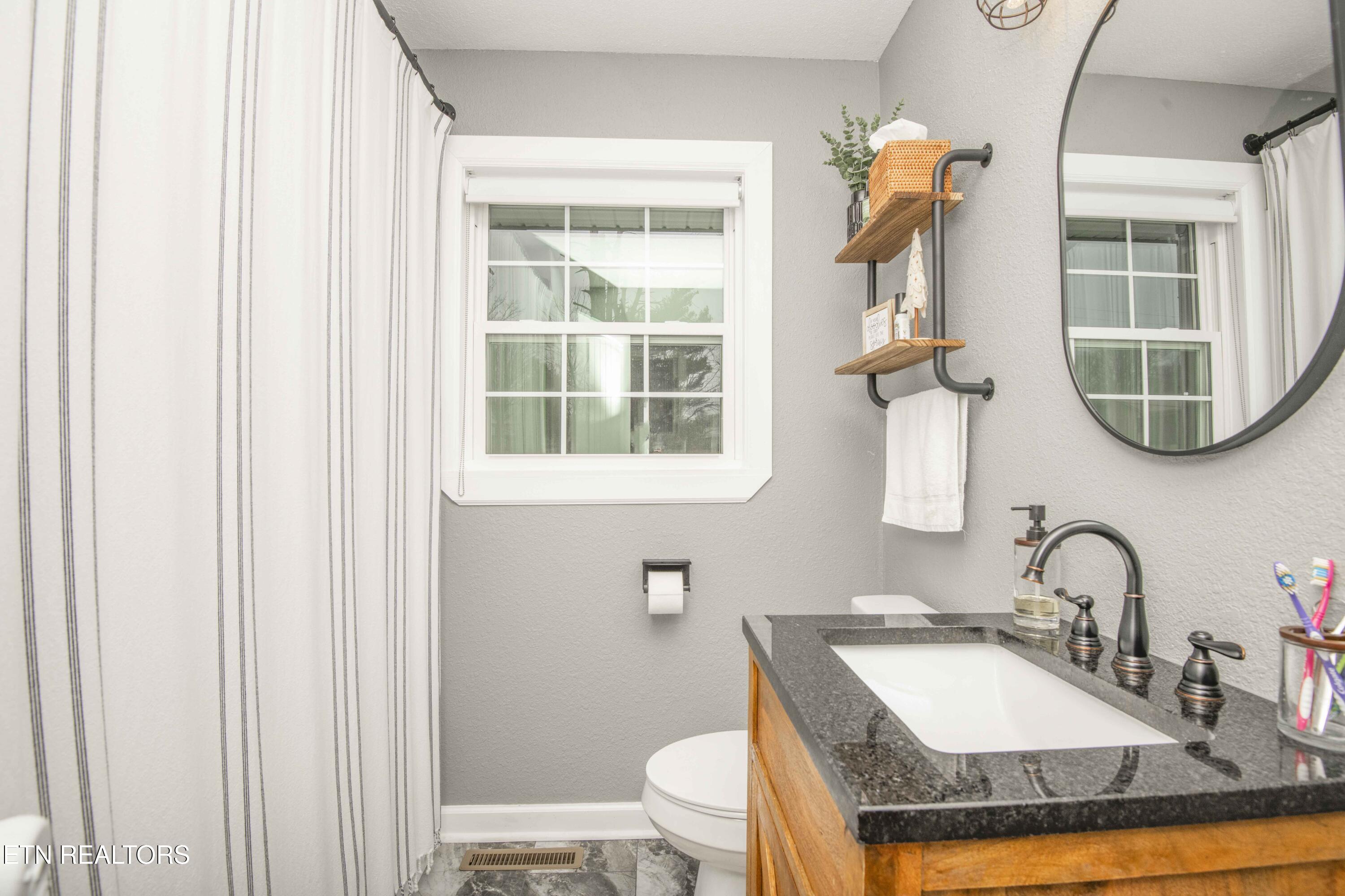 102 Hickory Lane Sweetwater TN 37874