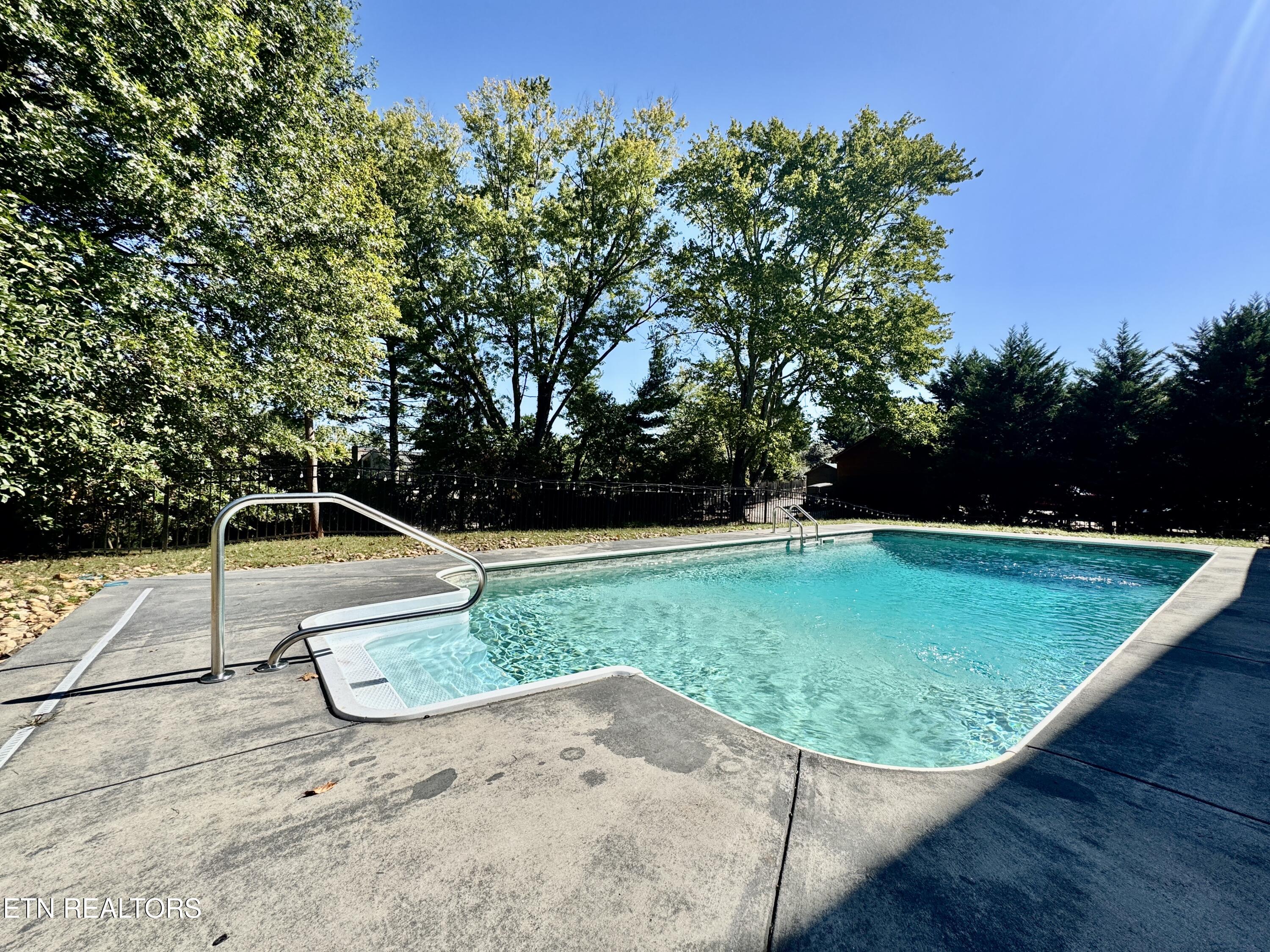 125 Orchard Crest Circle Clinton TN 37716