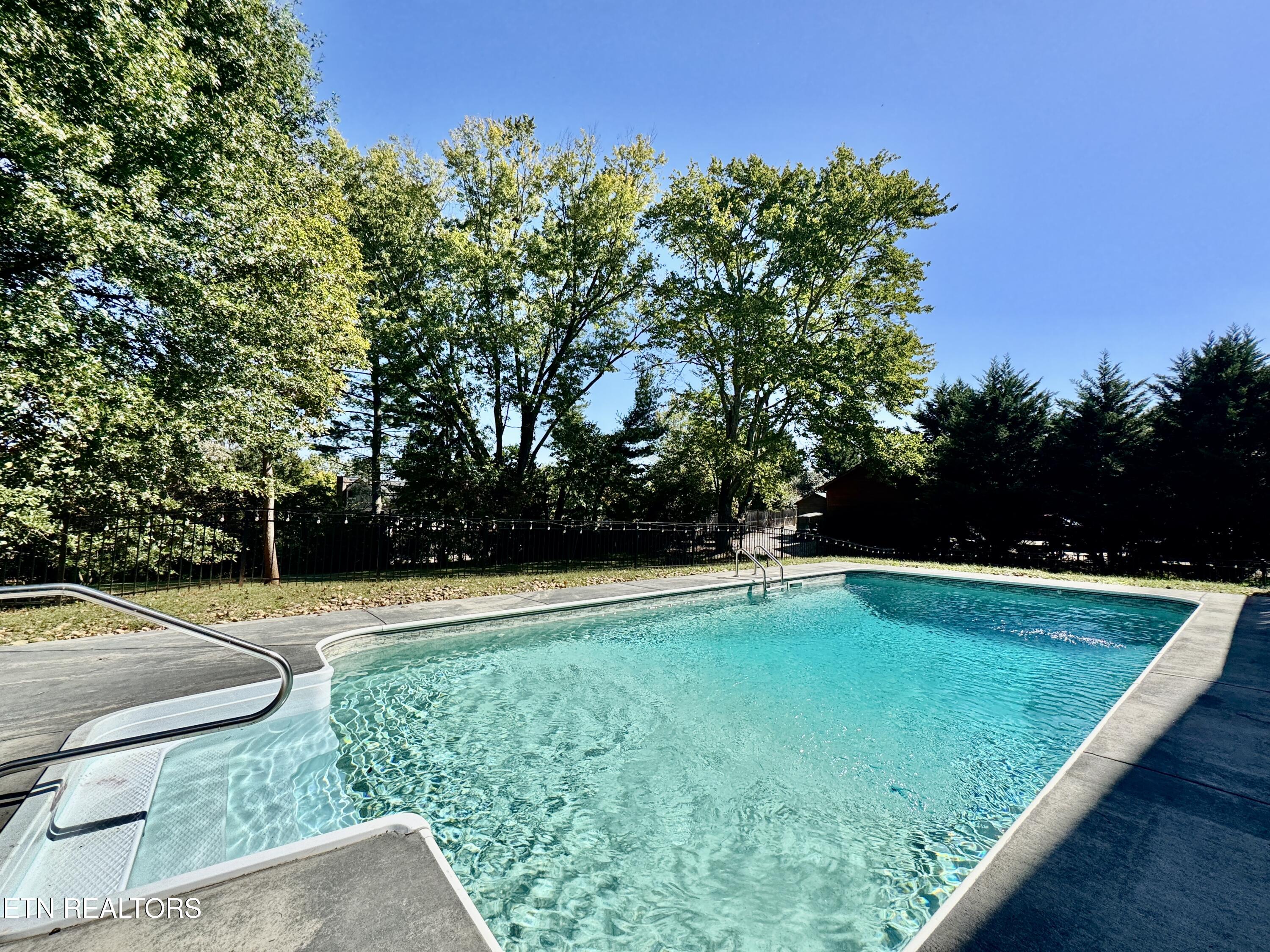 125 Orchard Crest Circle Clinton TN 37716