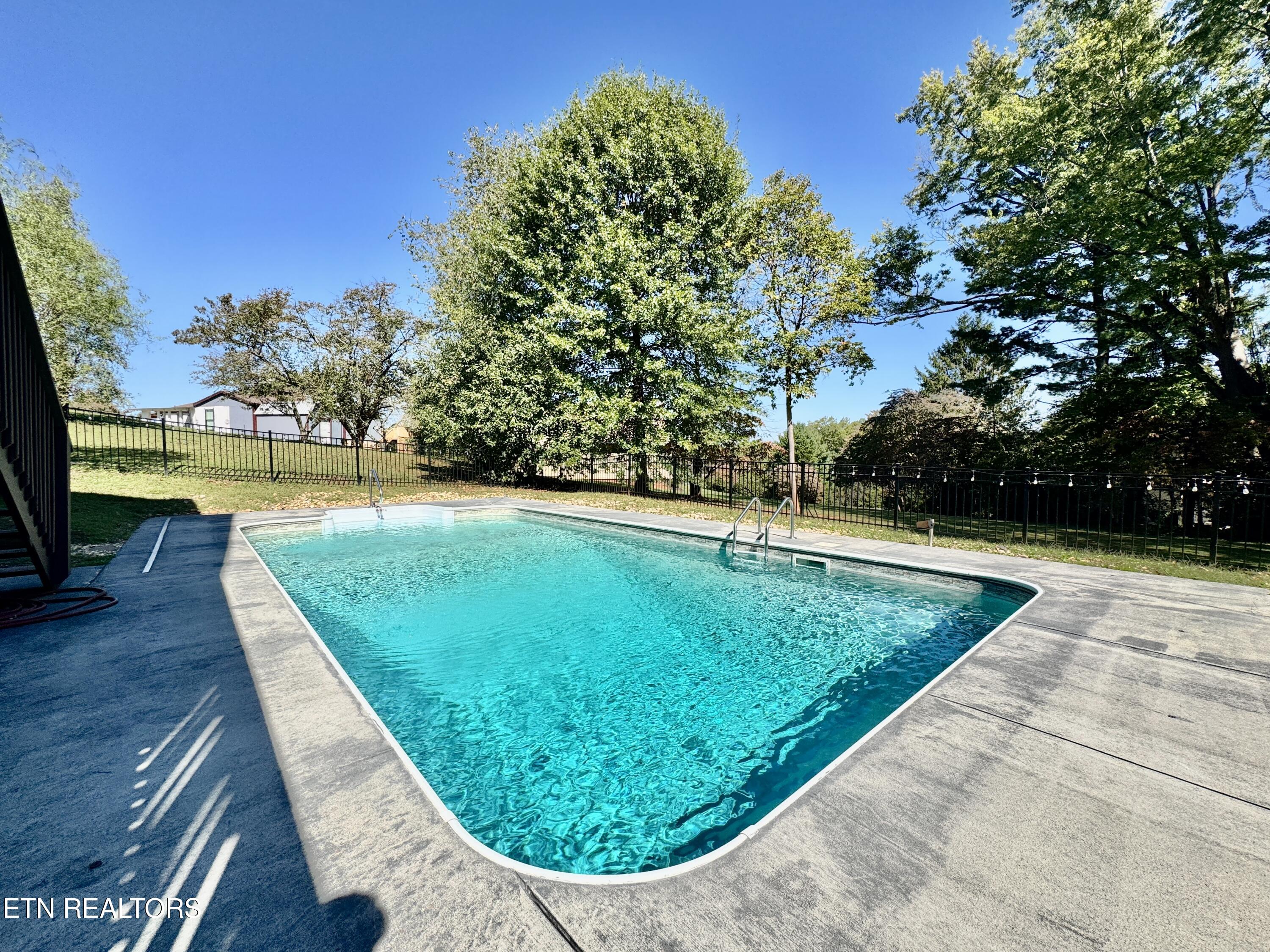 125 Orchard Crest Circle Clinton TN 37716