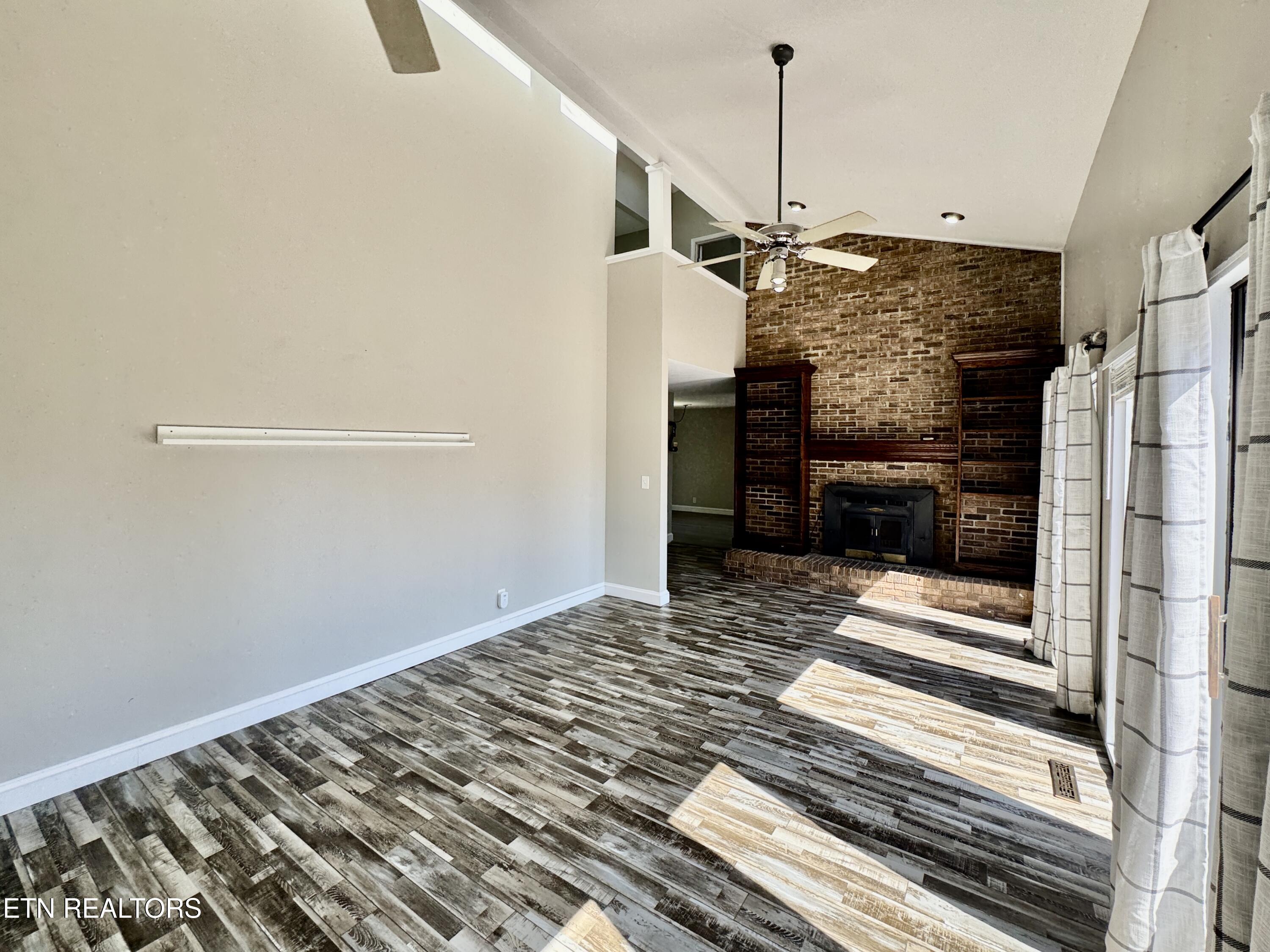 125 Orchard Crest Circle Clinton TN 37716