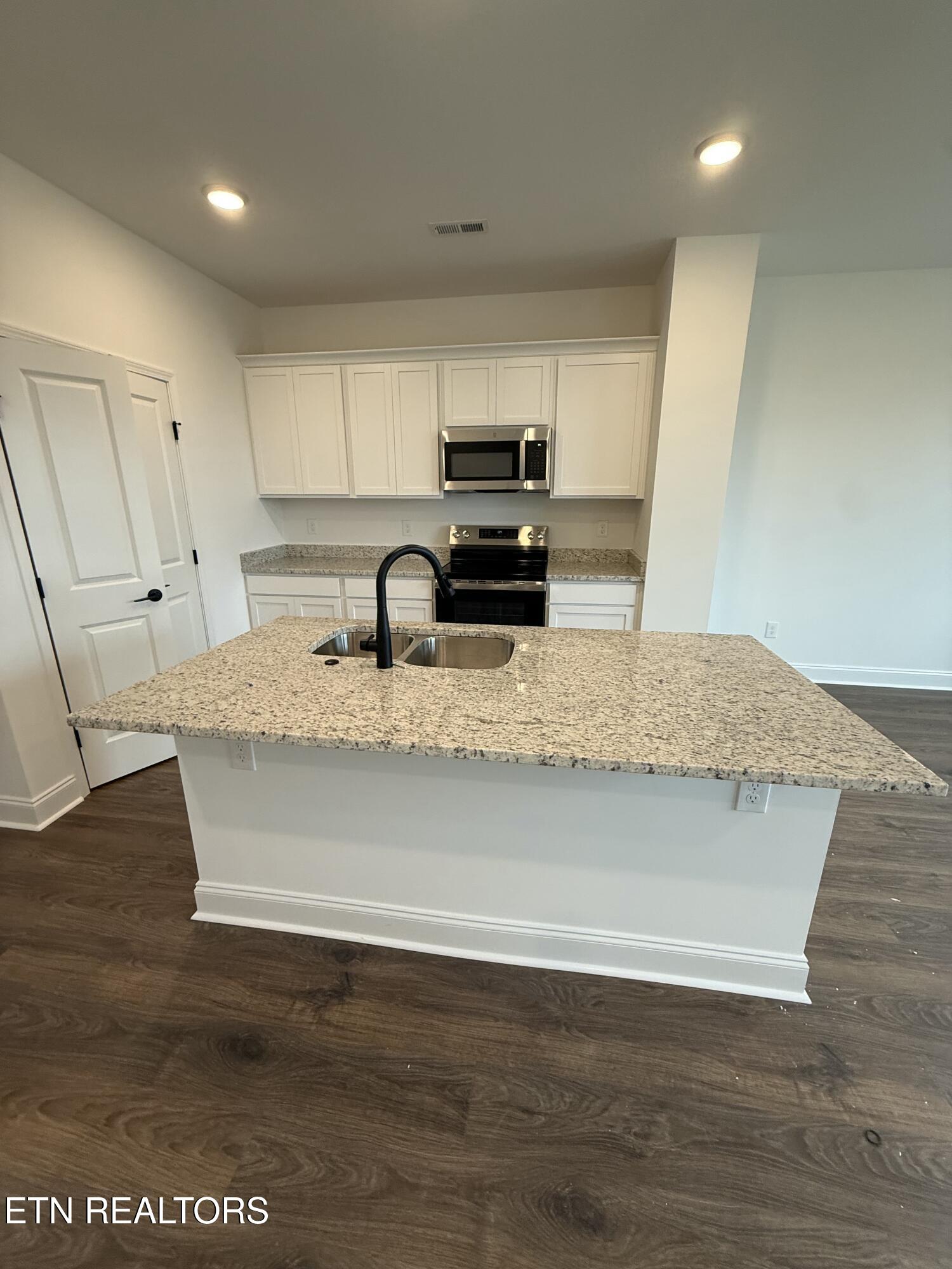 1721 Bennett Village Drive Maryville TN 37804