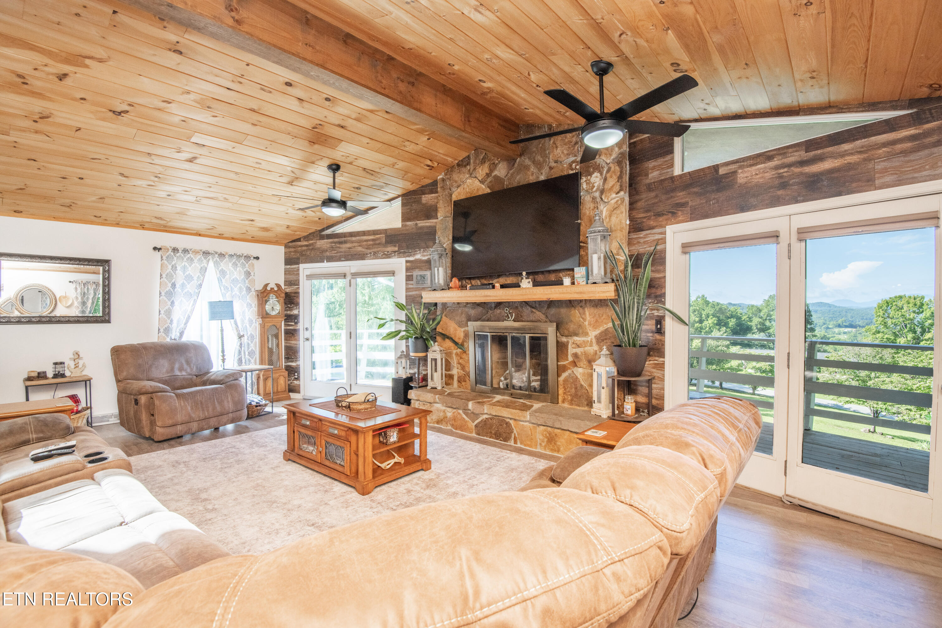 111 Rogers Lane Lafollette TN 37766