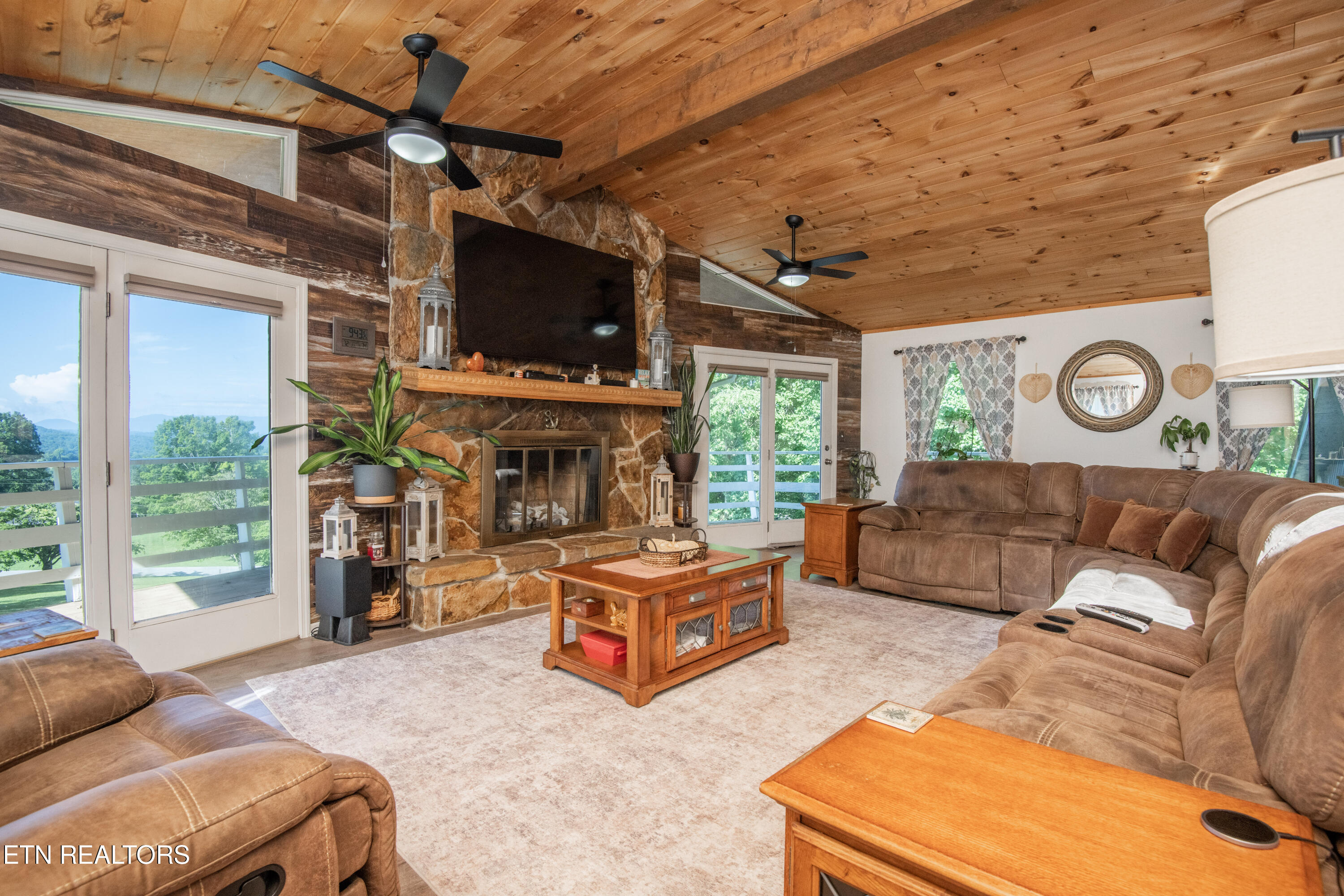 111 Rogers Lane Lafollette TN 37766