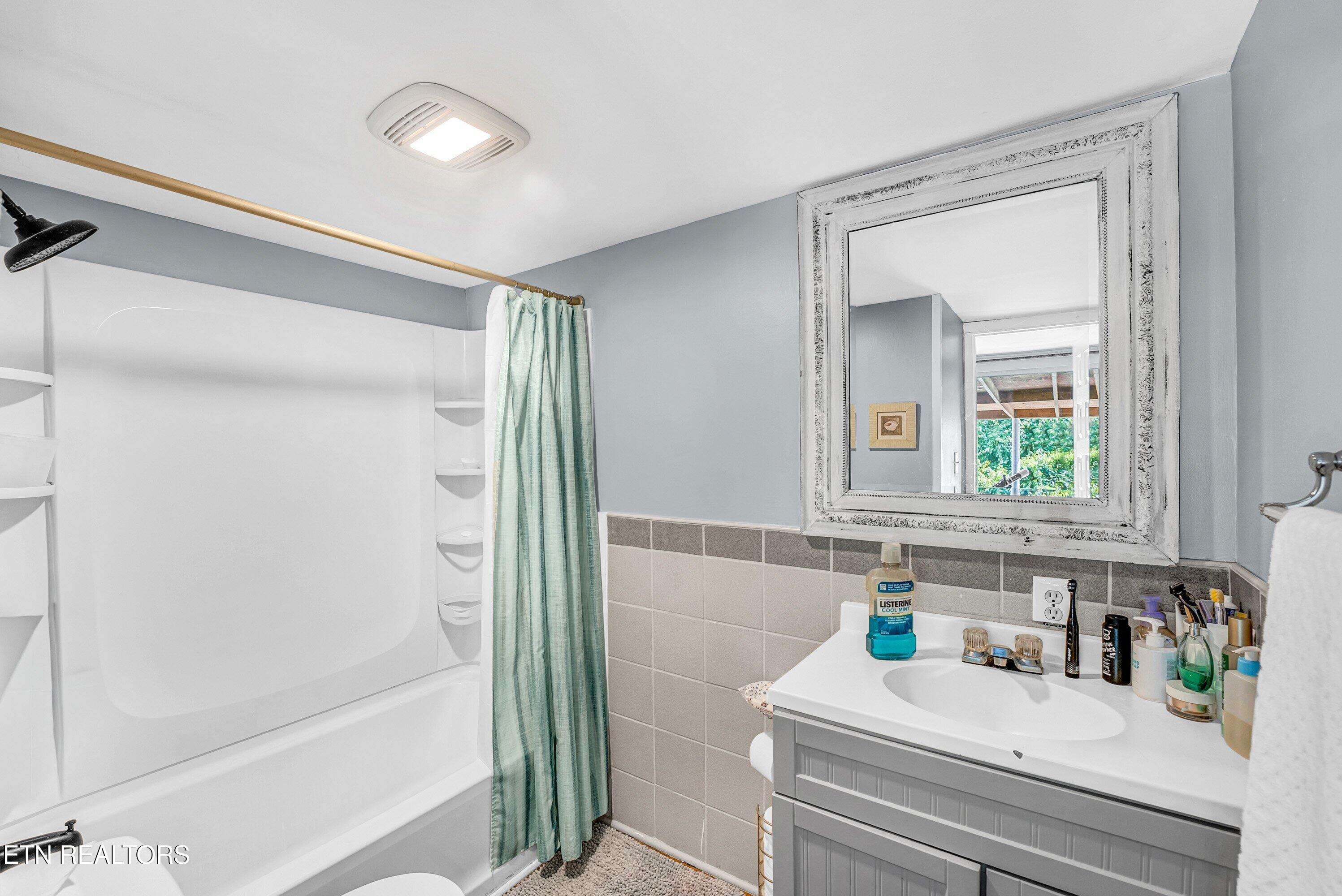 3606/3610 Tracy Way Knoxville TN 37931