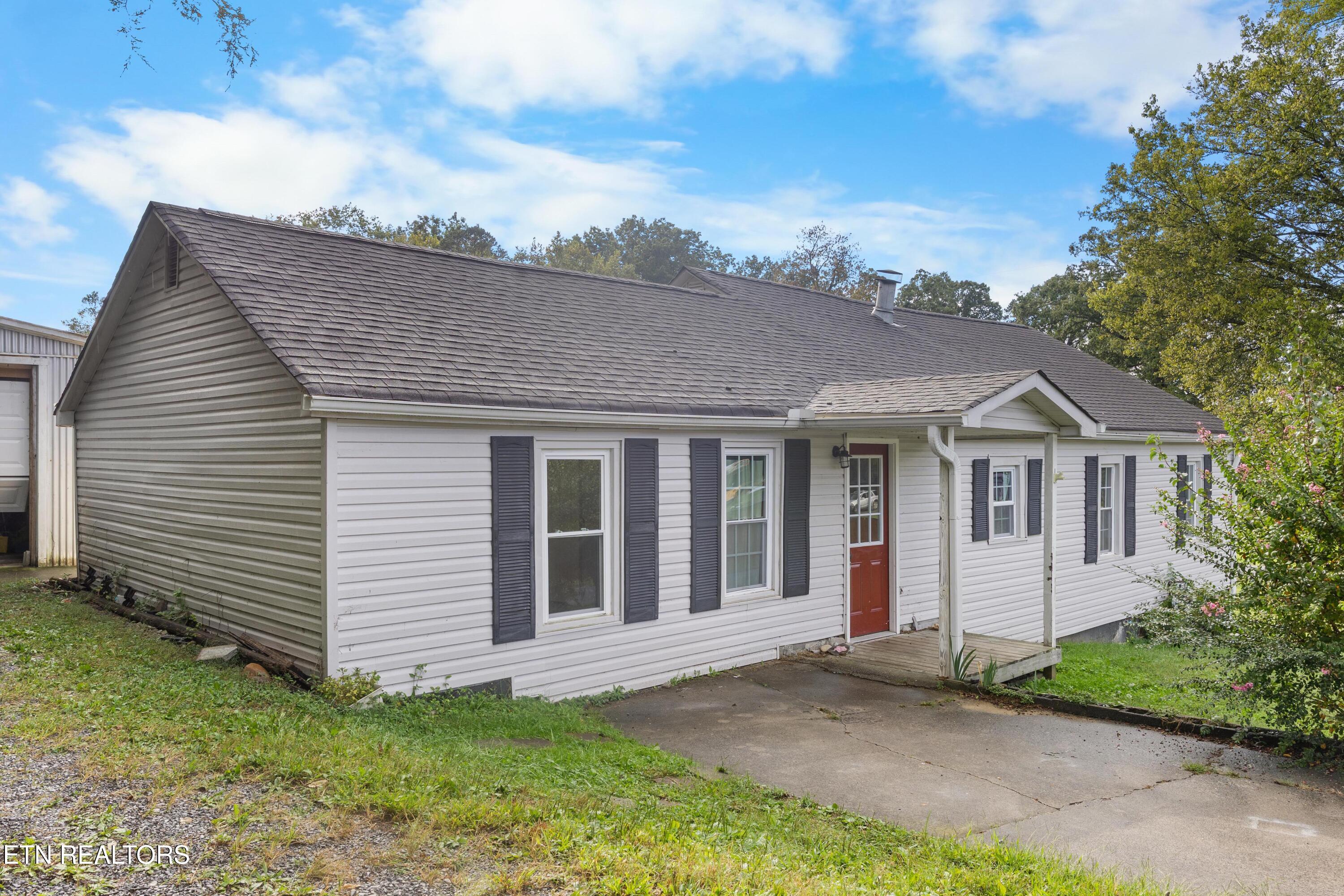4854 Co Op Road Rockford TN 37853