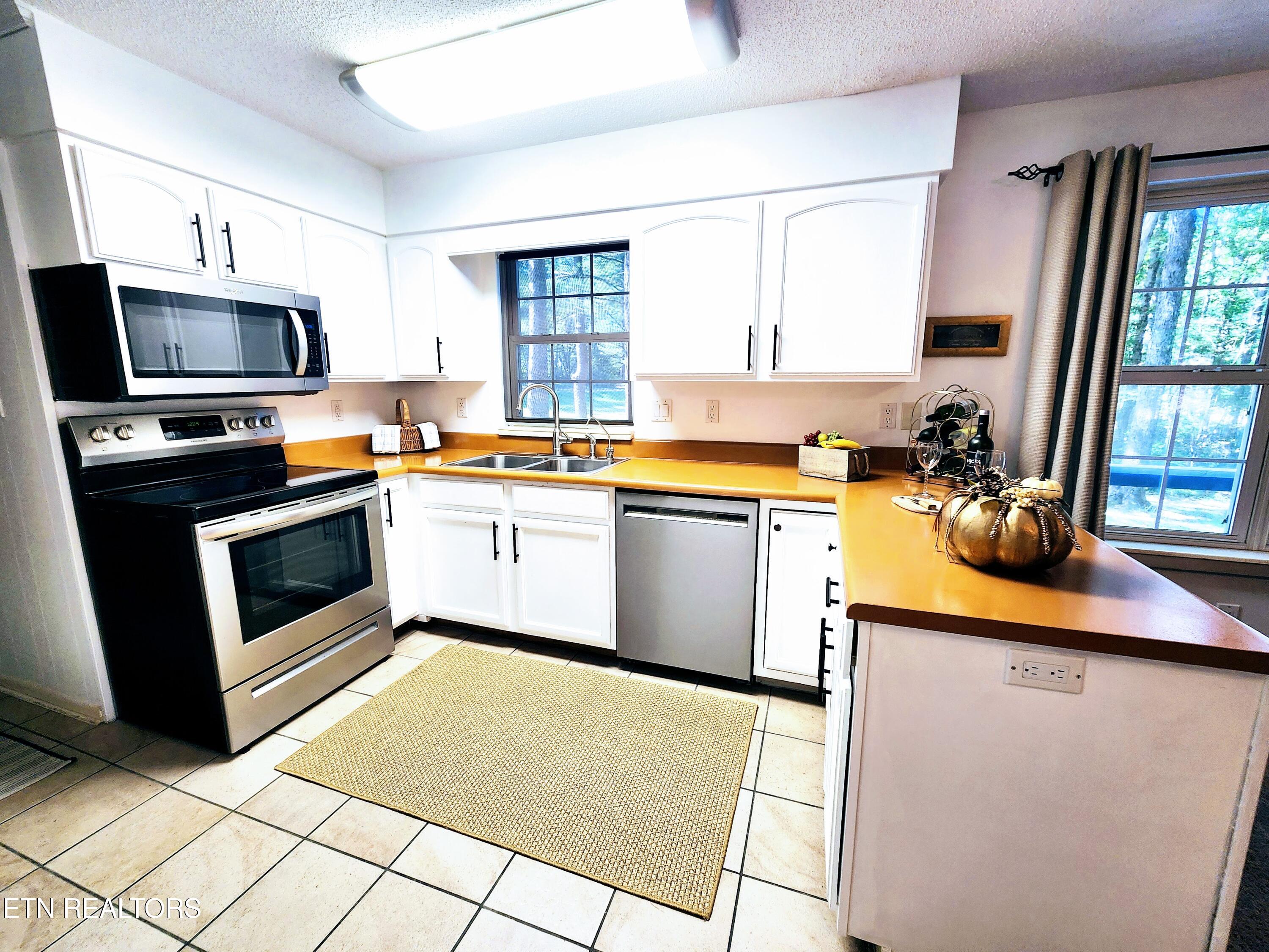 3094 Renegade Mountain Parkway Crab Orchard TN 37723