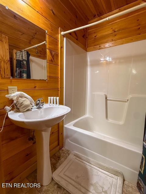 1816 N Dogwood Lane Sevierville TN 37876