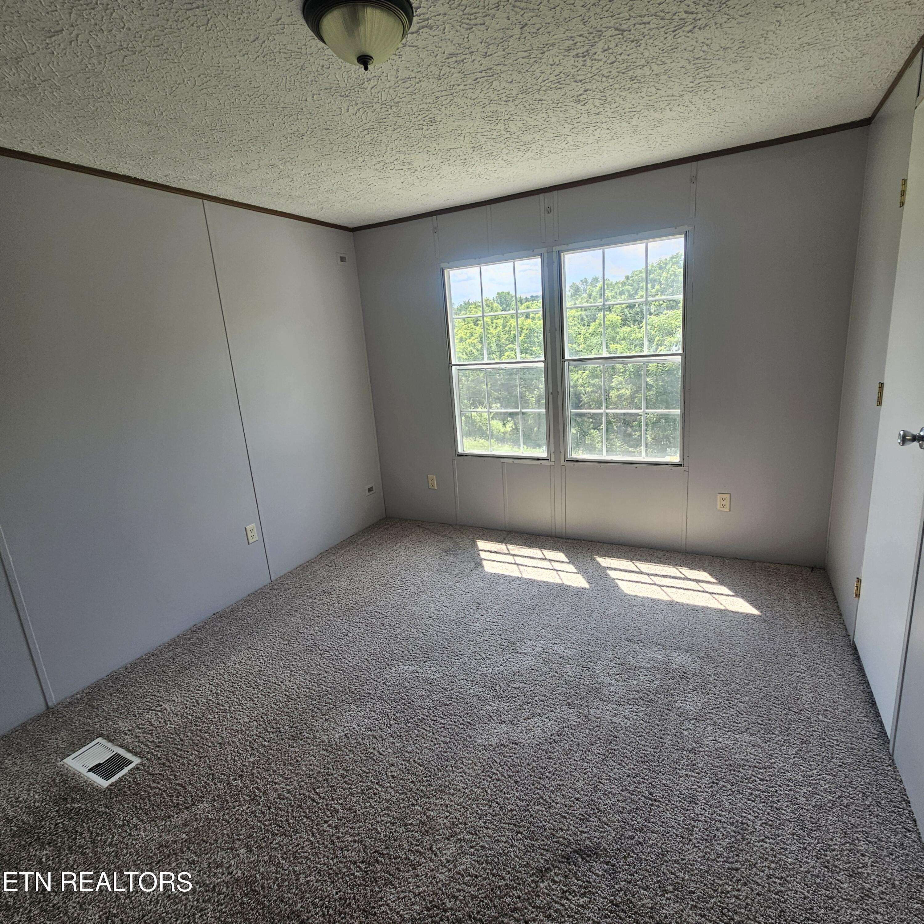 121 Harness Road New Tazewell TN 37825