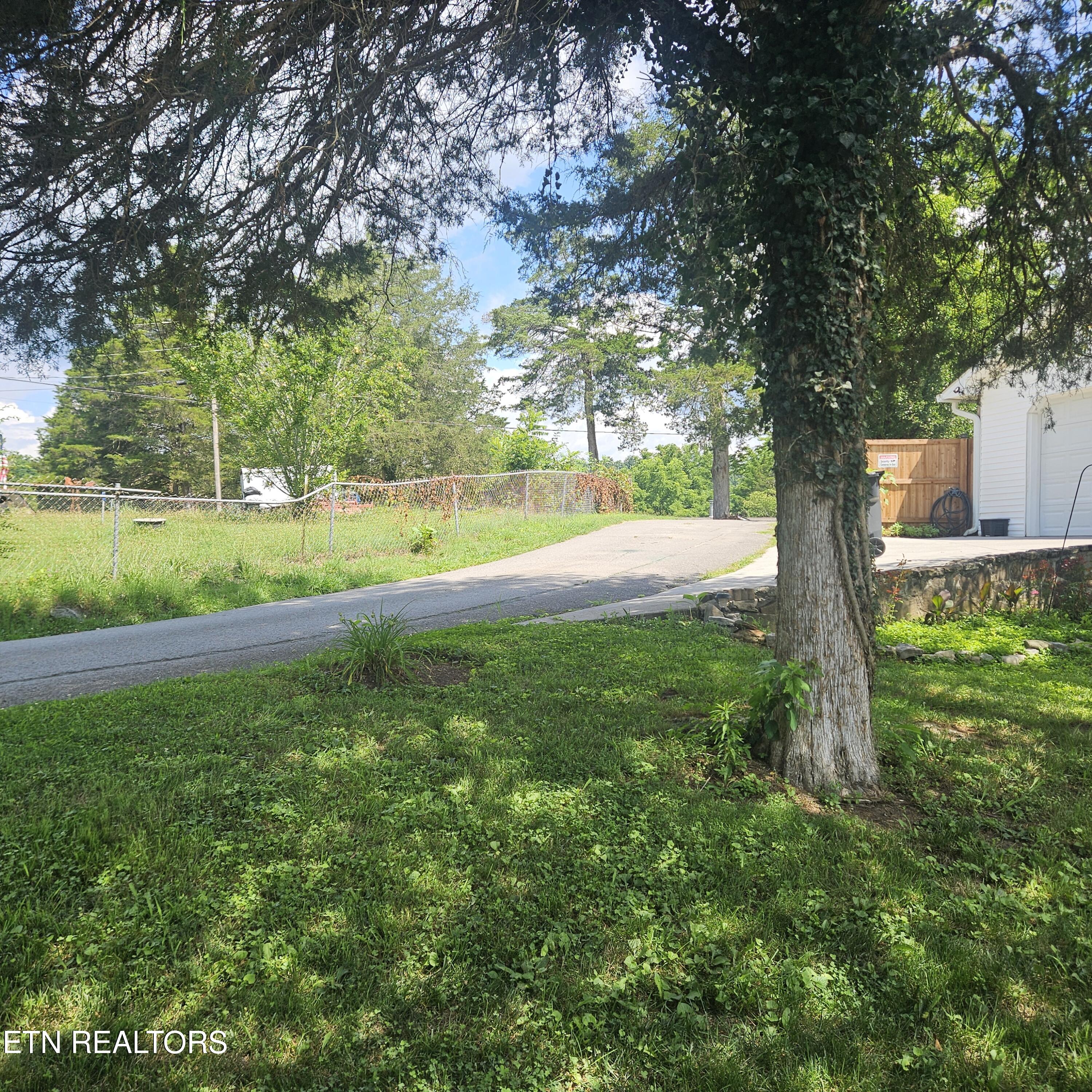 121 Harness Road New Tazewell TN 37825