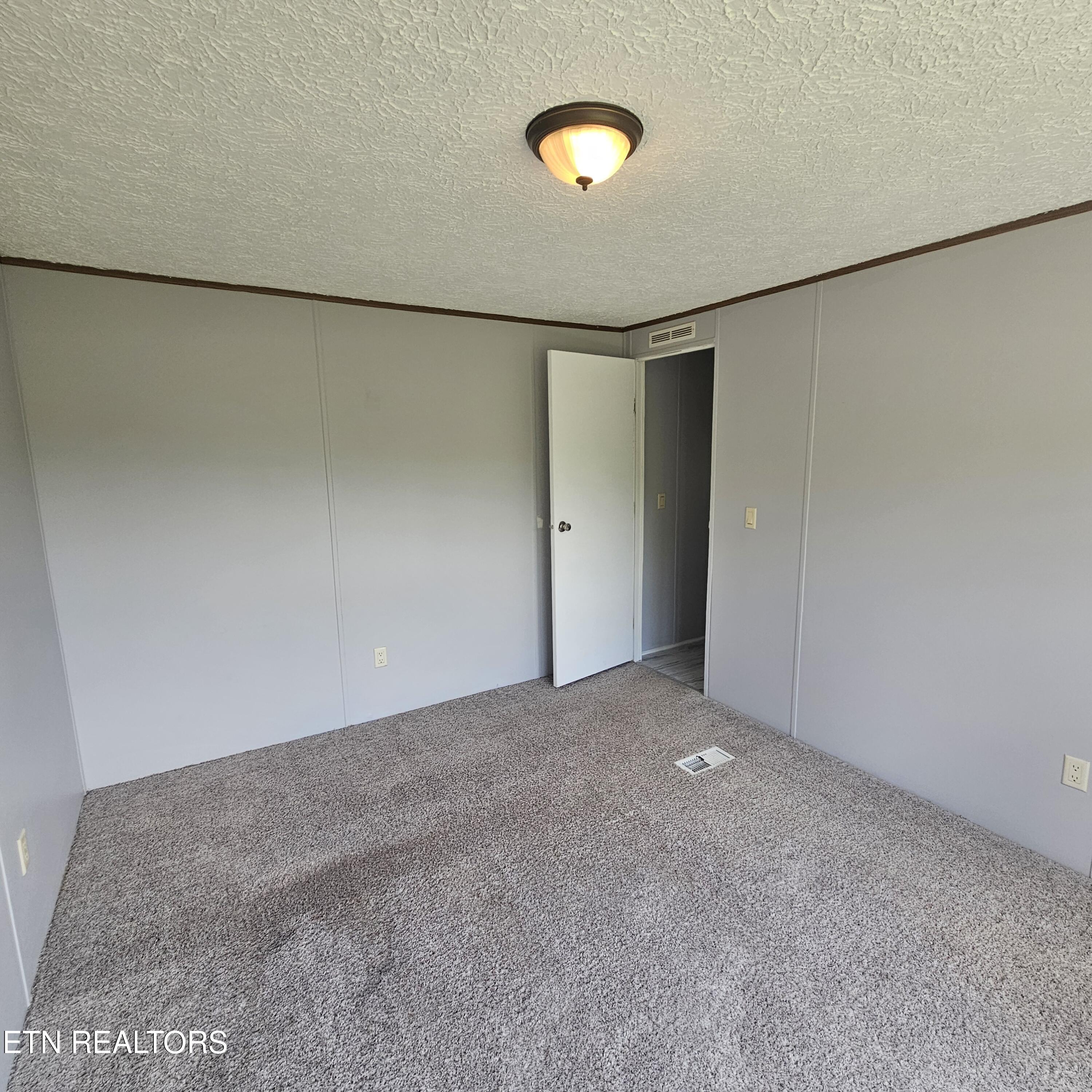 121 Harness Road New Tazewell TN 37825