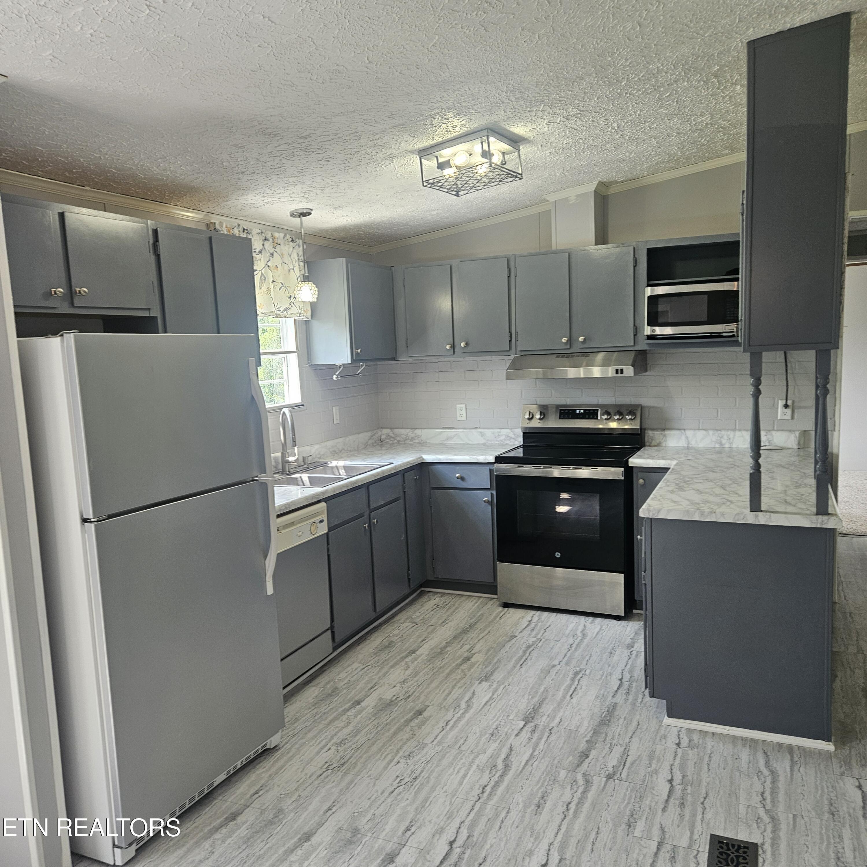 121 Harness Road New Tazewell TN 37825