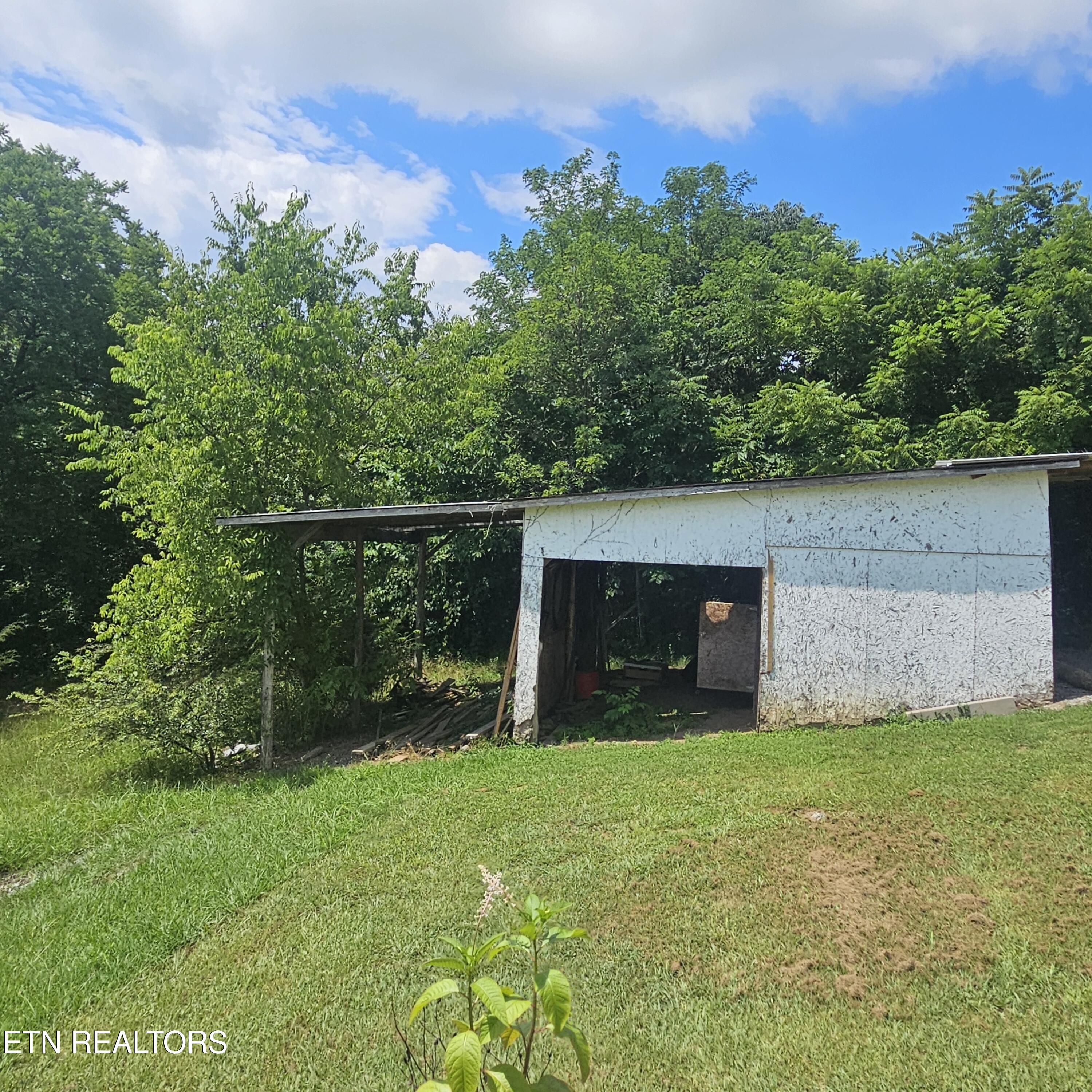 121 Harness Road New Tazewell TN 37825