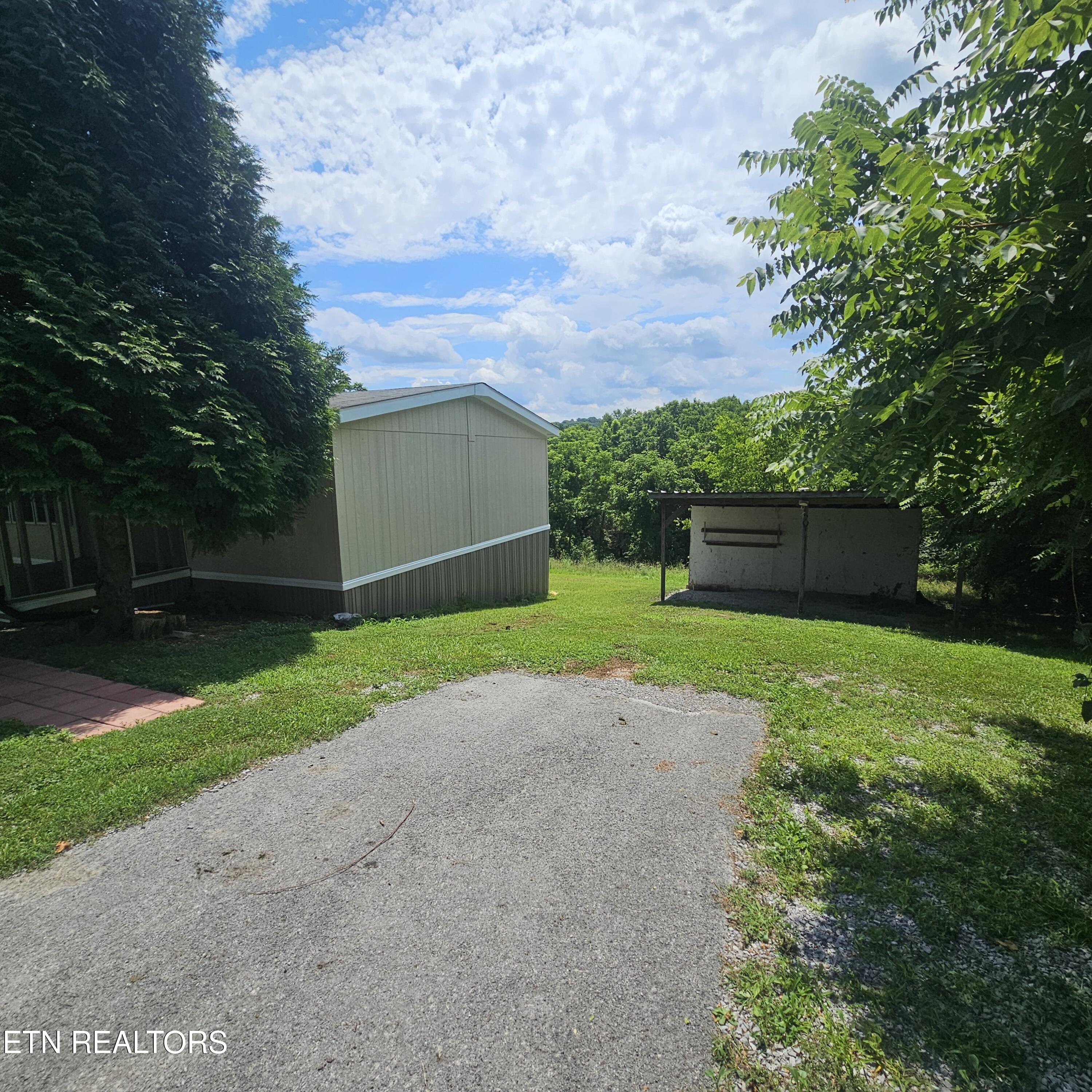 121 Harness Road New Tazewell TN 37825