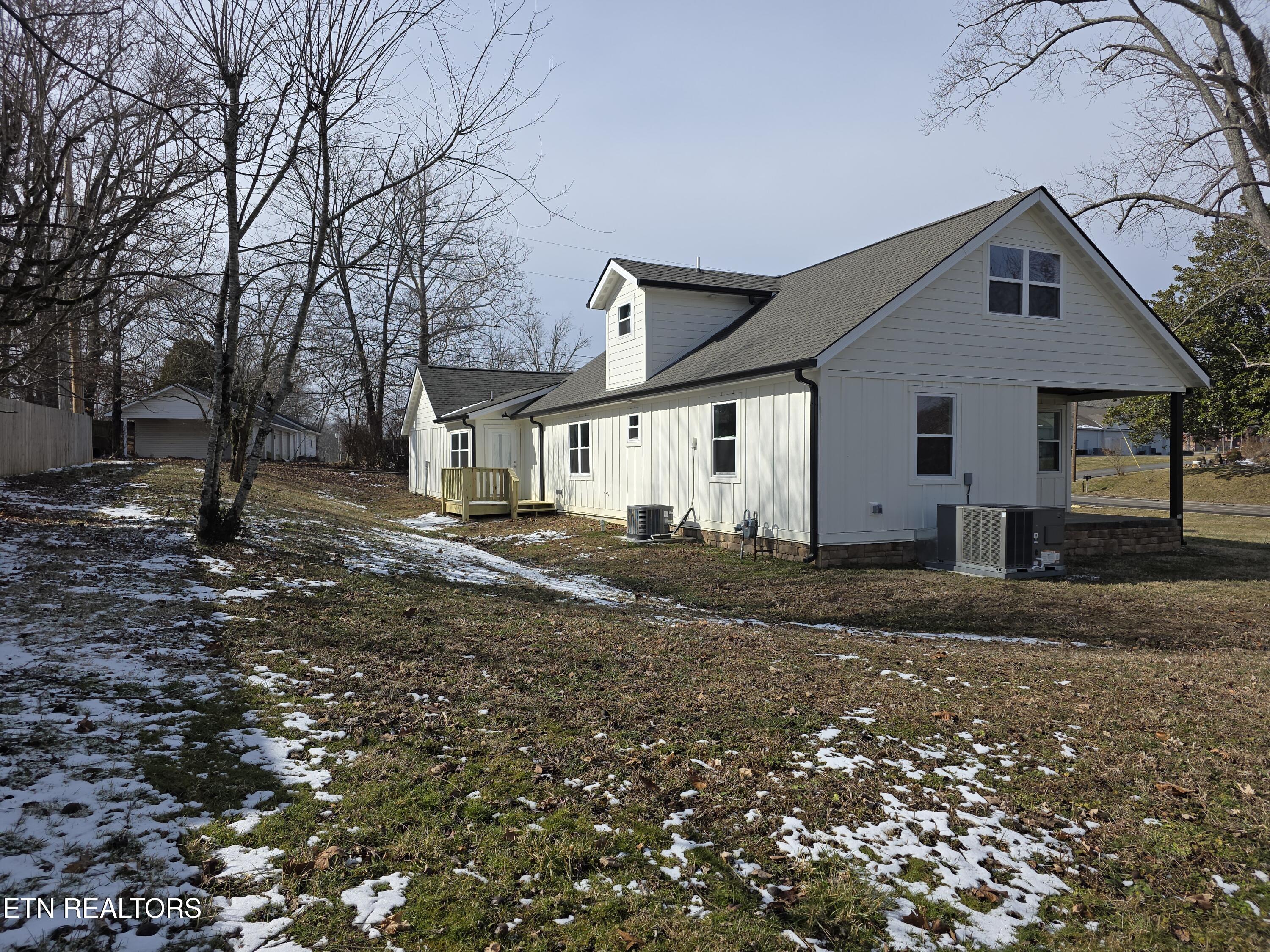 216 Lafayette Street Oneida TN 37841