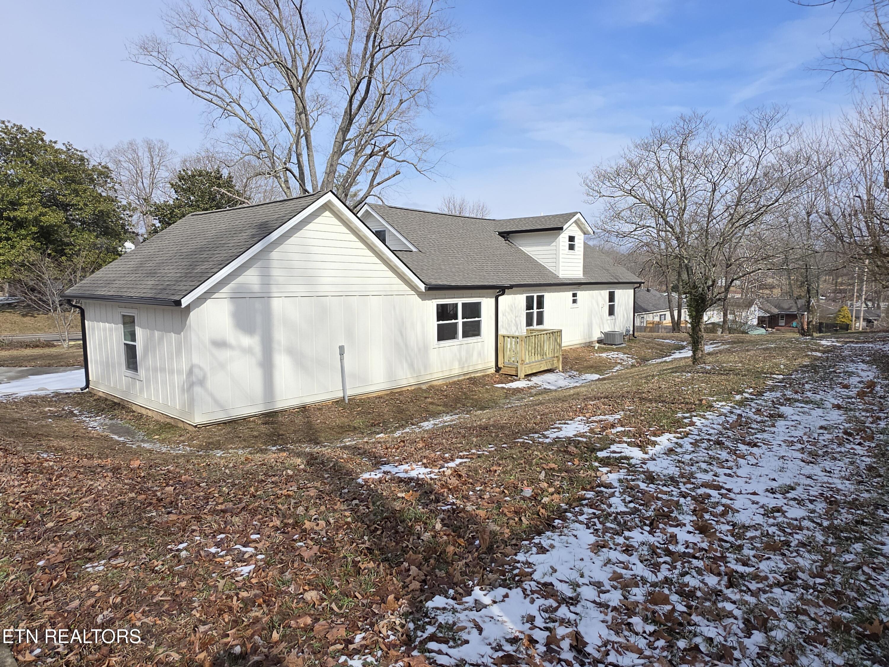 216 Lafayette Street Oneida TN 37841