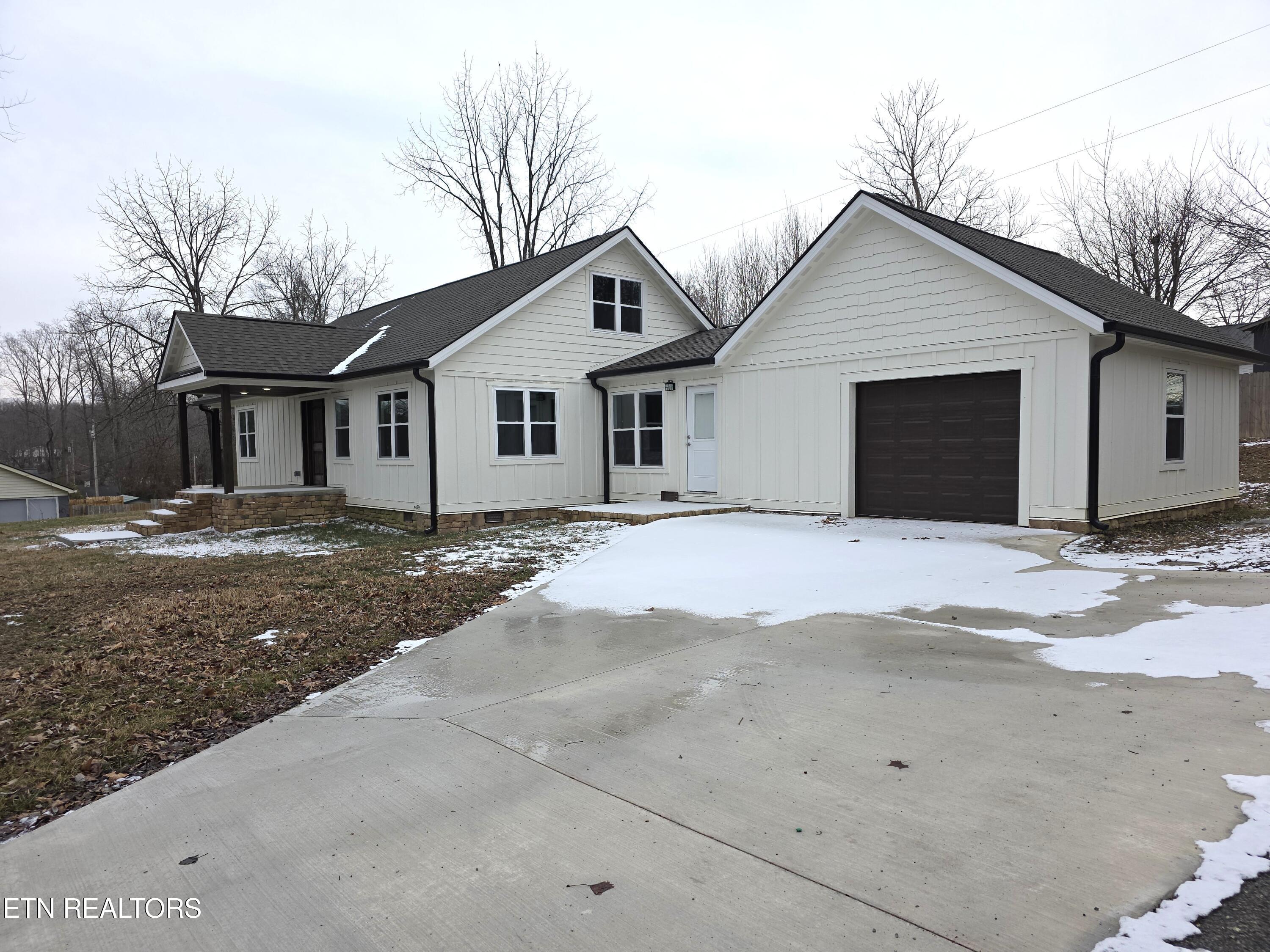 216 Lafayette Street Oneida TN 37841
