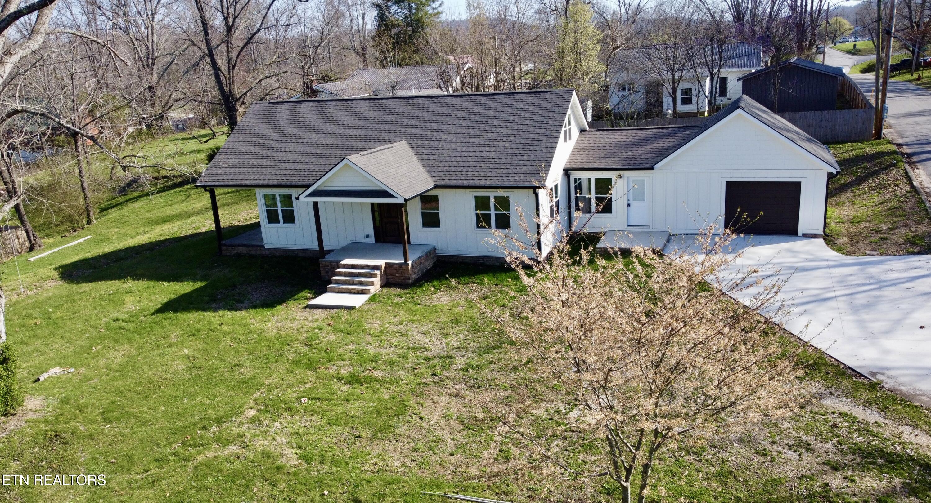 216 Lafayette Street Oneida TN 37841