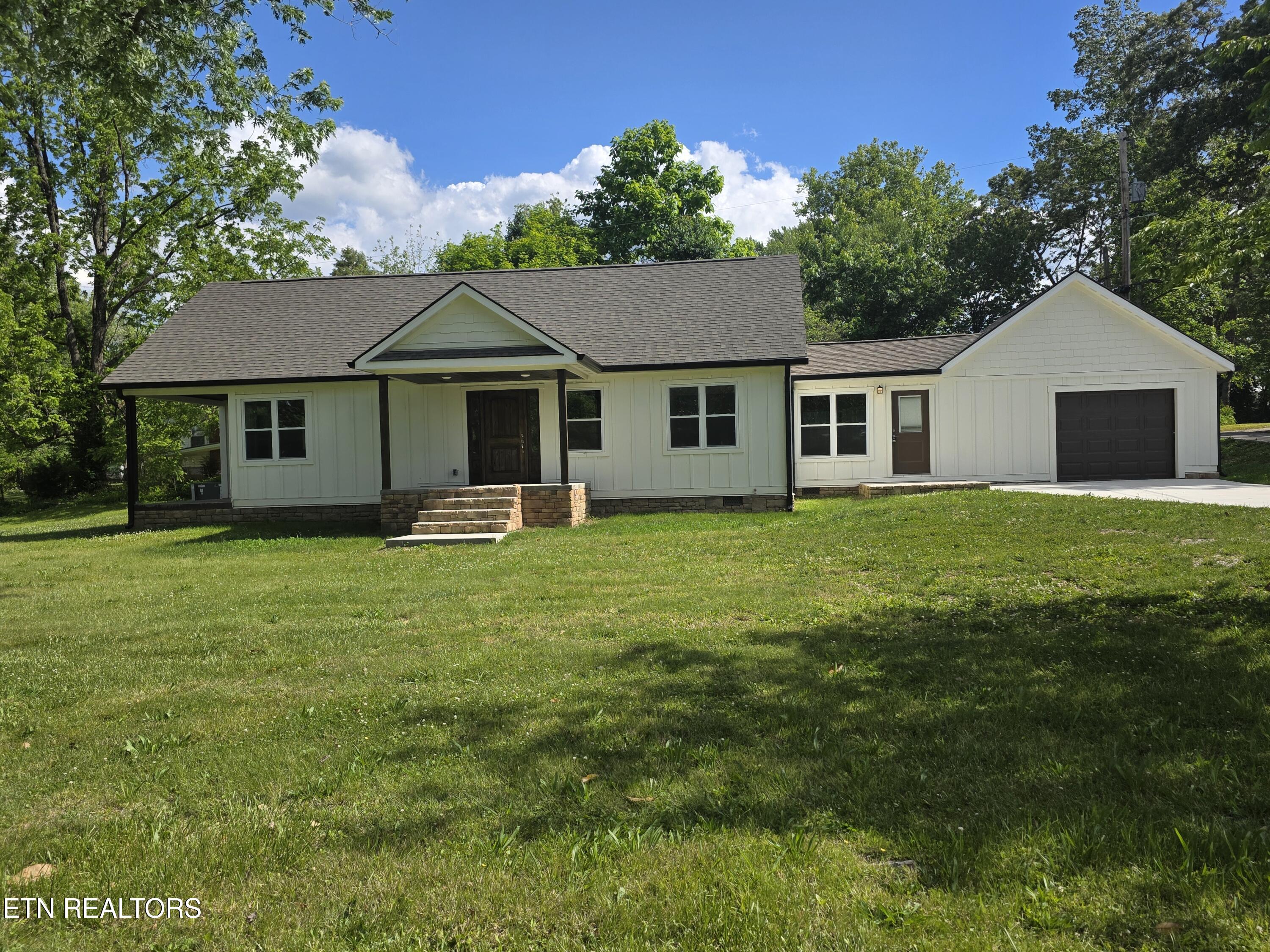 216 Lafayette Street Oneida TN 37841