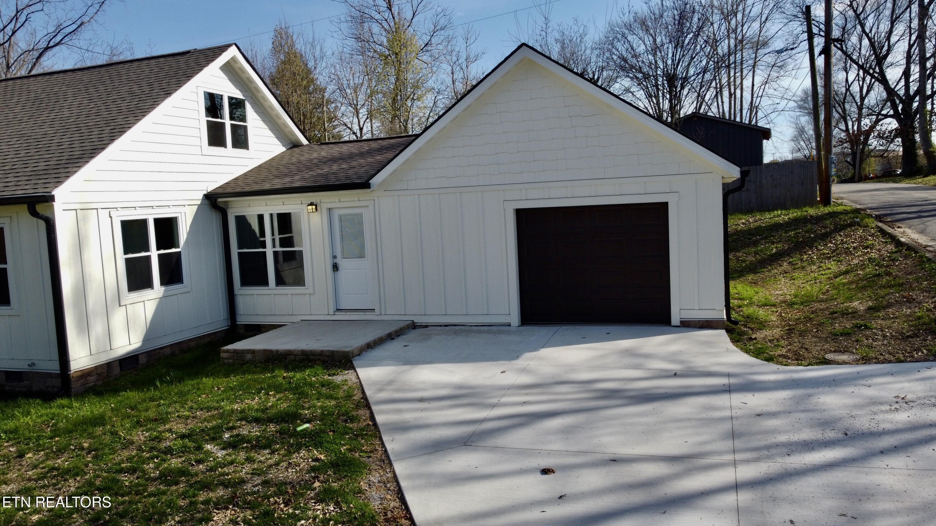 216 Lafayette Street Oneida TN 37841