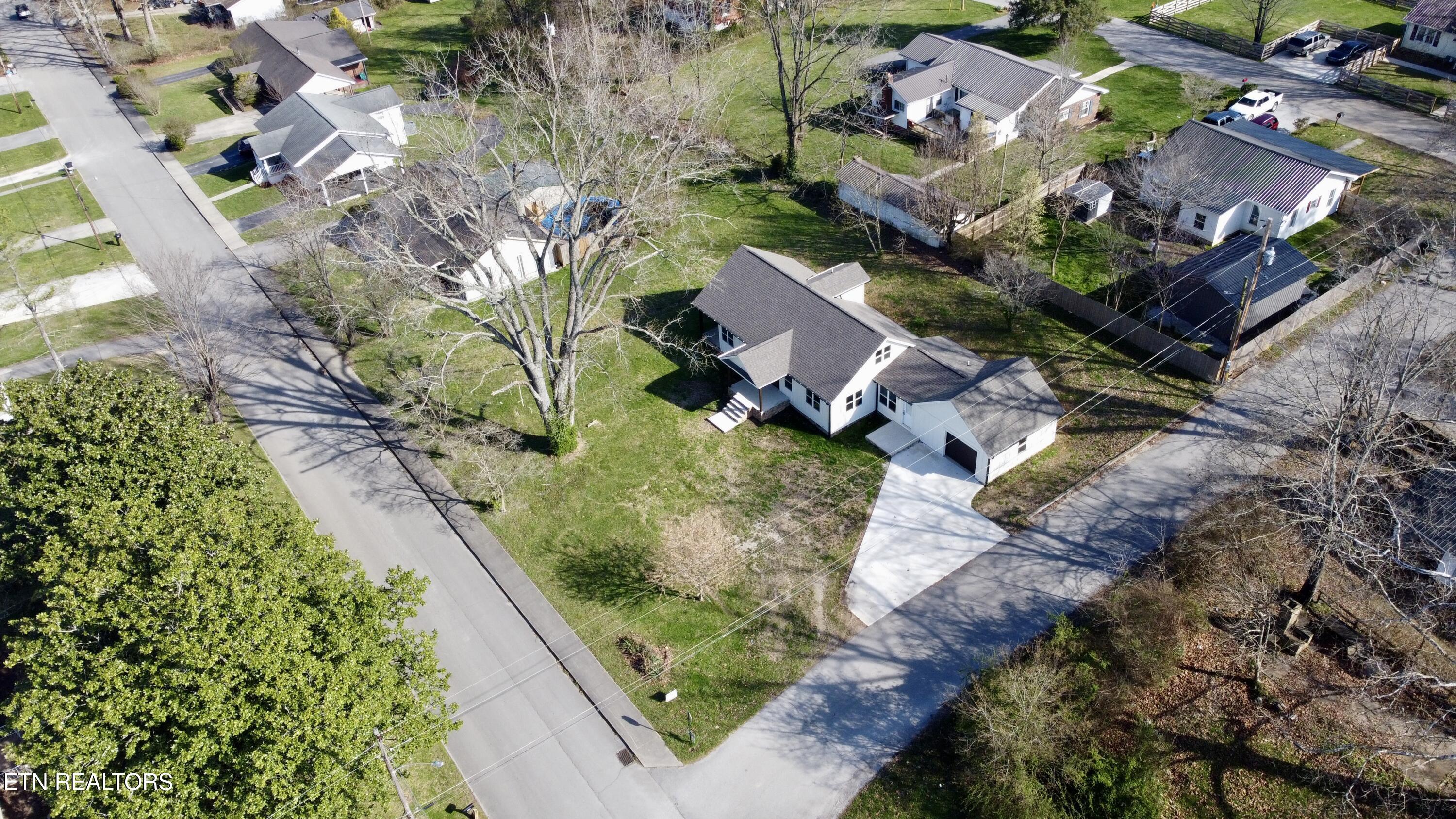 216 Lafayette Street Oneida TN 37841