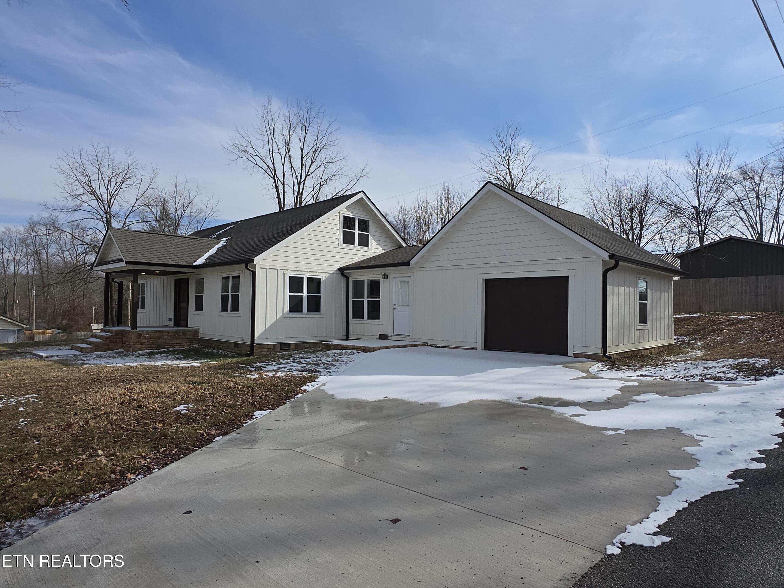 216 Lafayette Street Oneida TN 37841